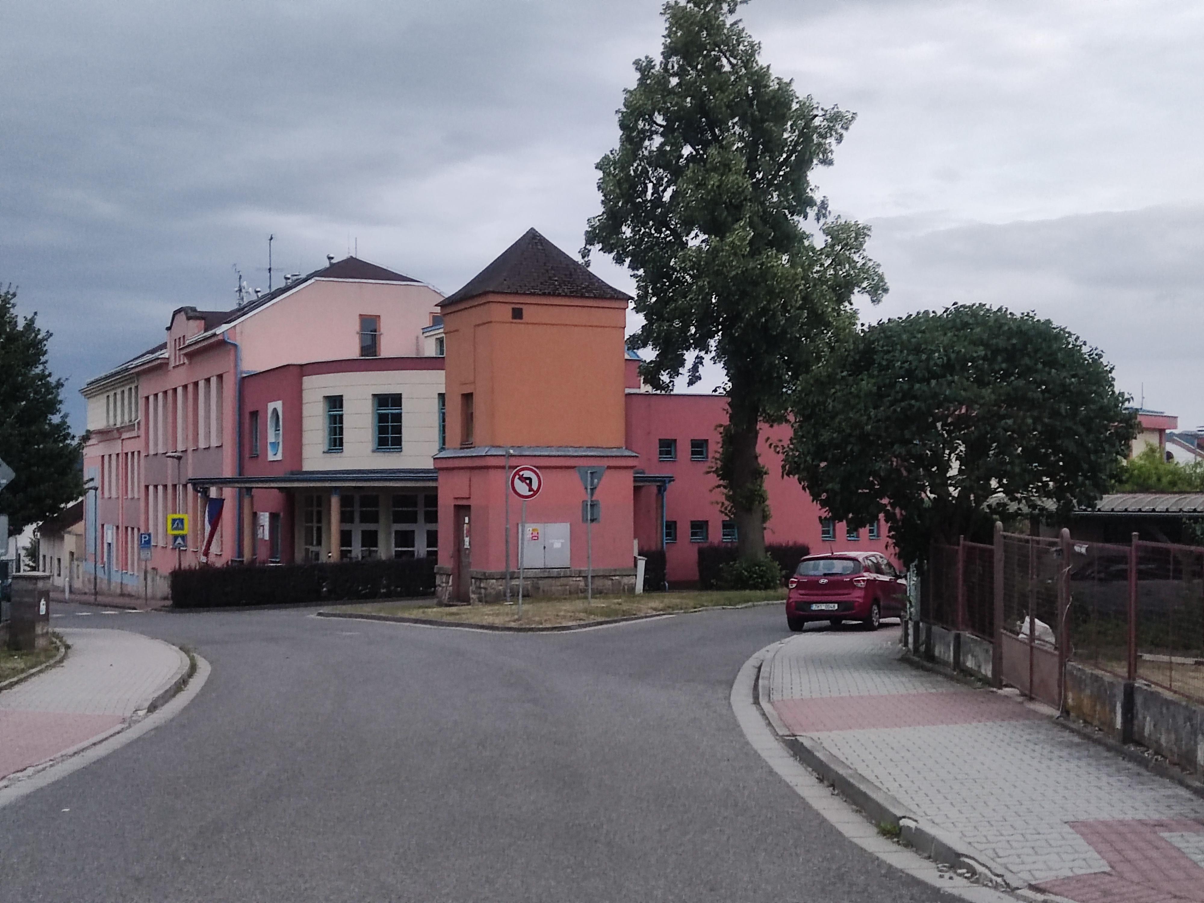 ZŠ Podharť Dvůr Králové nad Labem foto 2