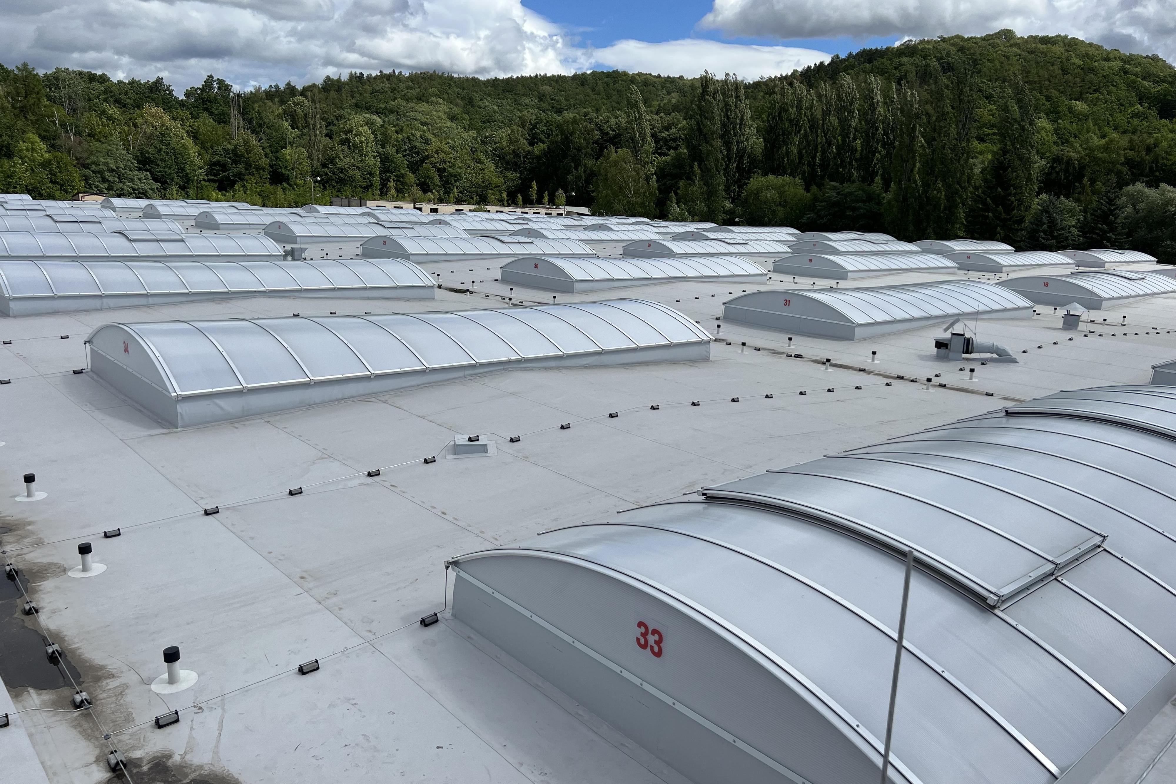 Střešní světlíky a hydroizolace plochých střech
