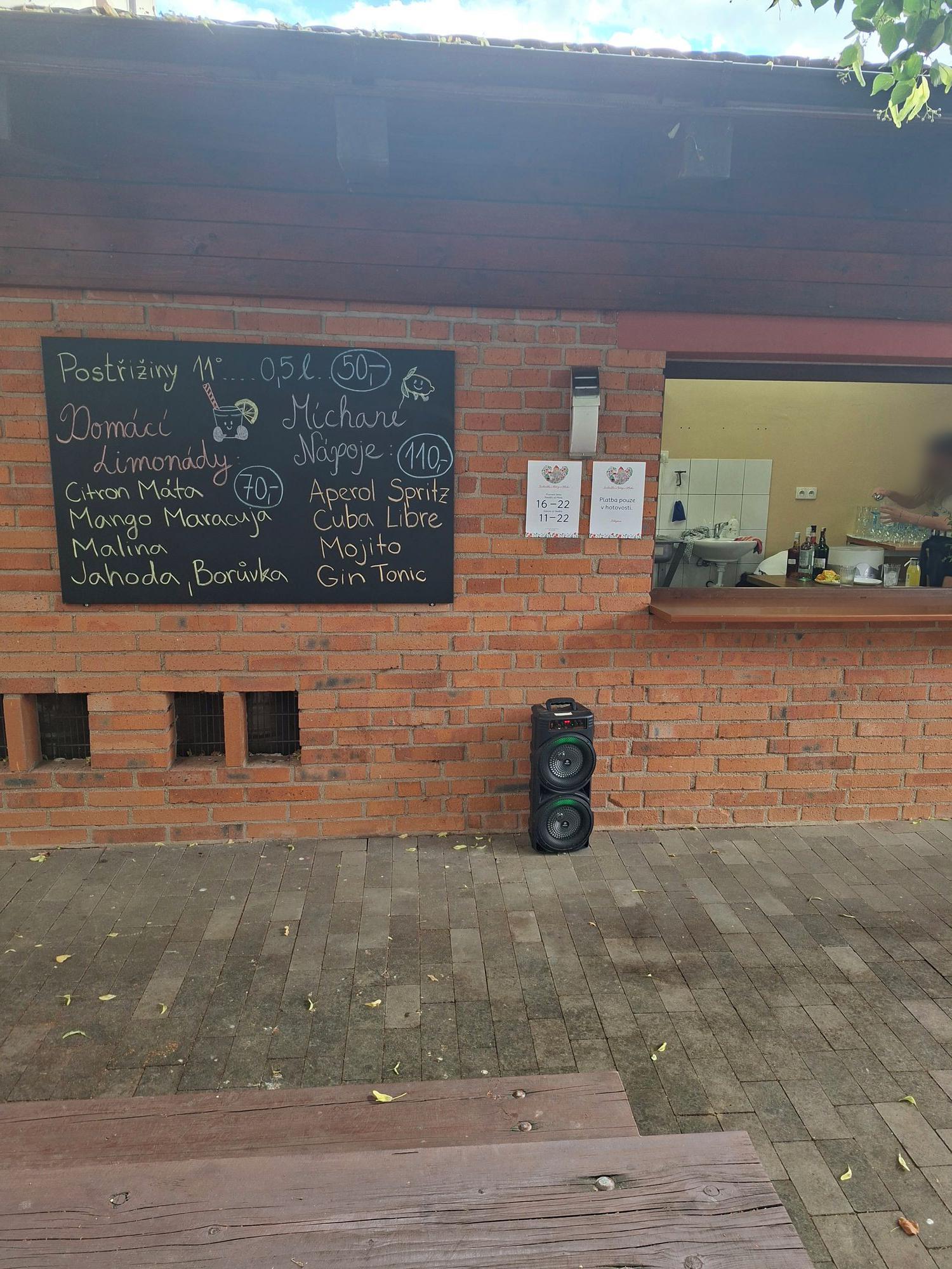 Zahrádka u Tvrze foto 1