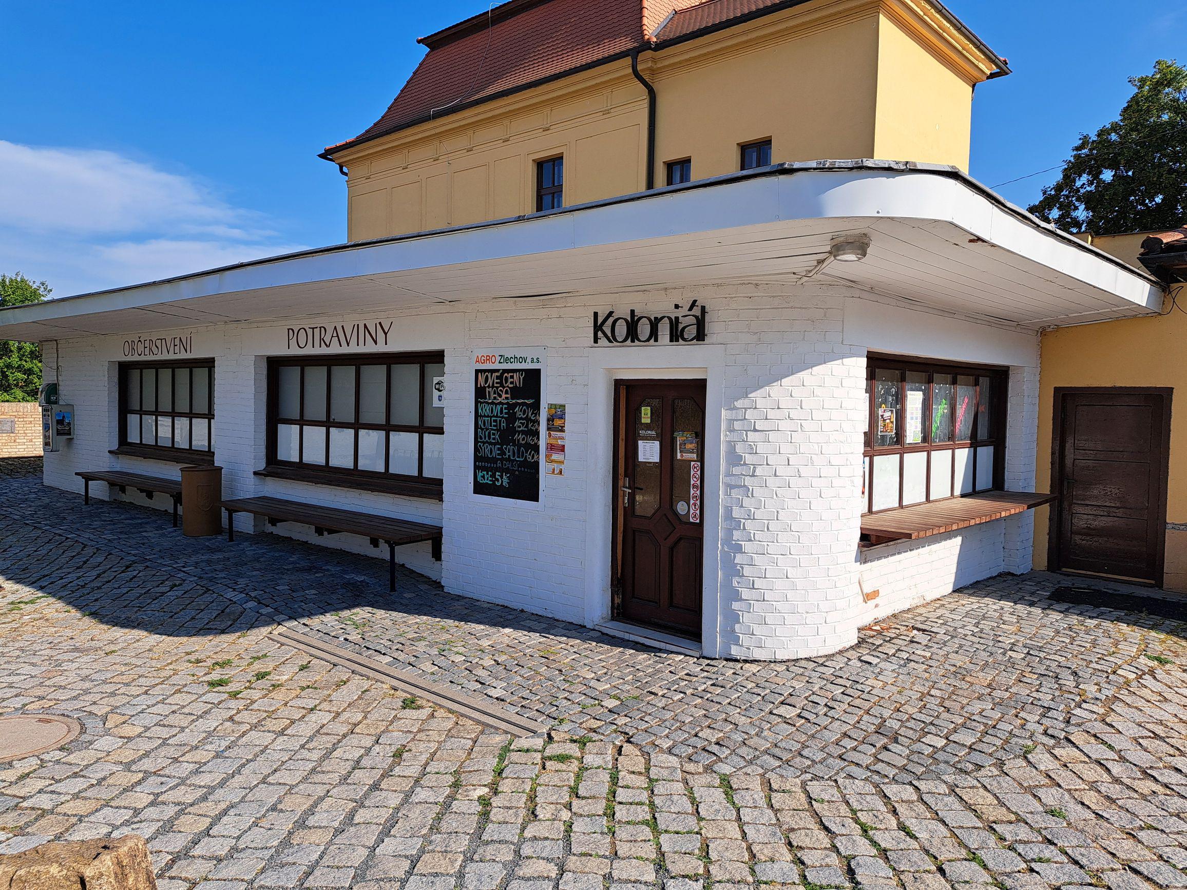 Koloniál