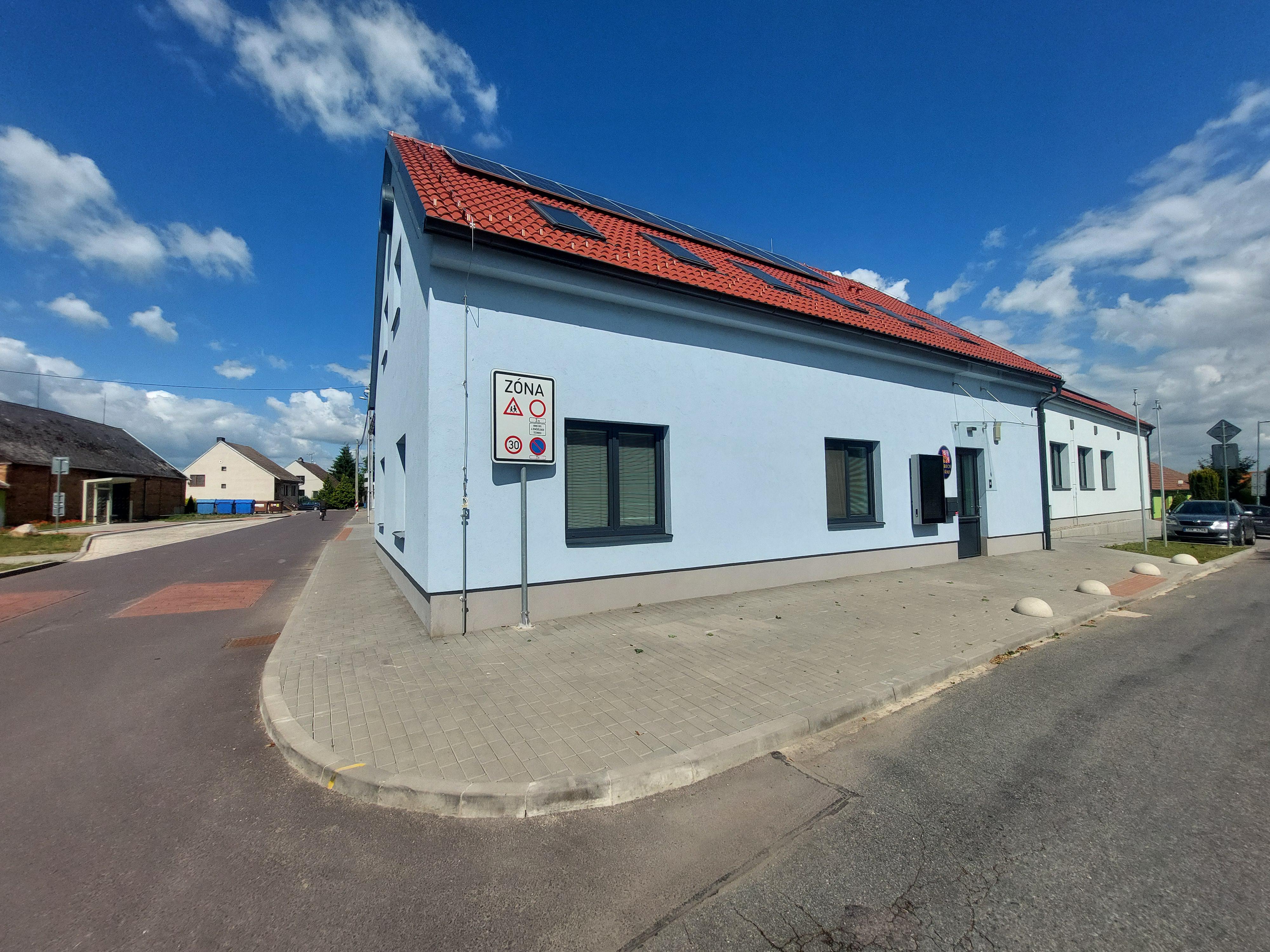 Suchohrdly u Miroslavi - obecní úřad foto 2
