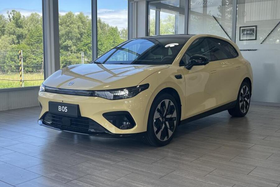 Rozjeď léto s vozem: Leapmotor B05 B05 DESIGN
