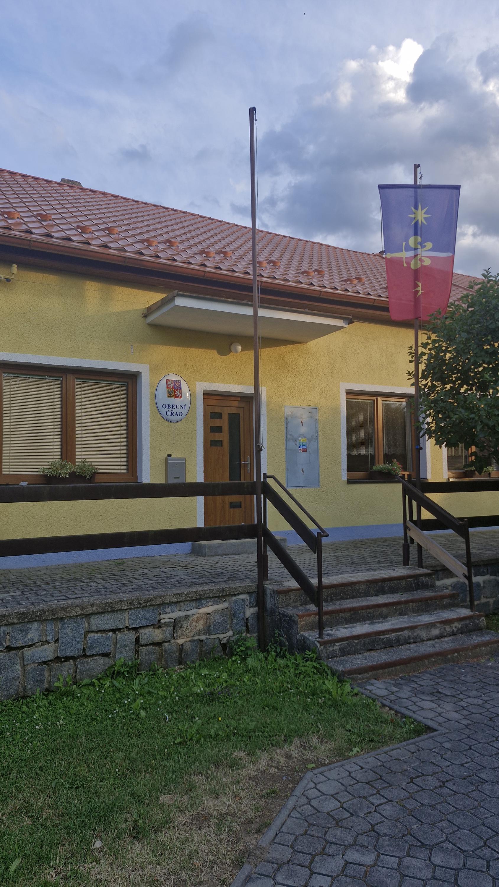 Svojšice - obecní úřad foto 2
