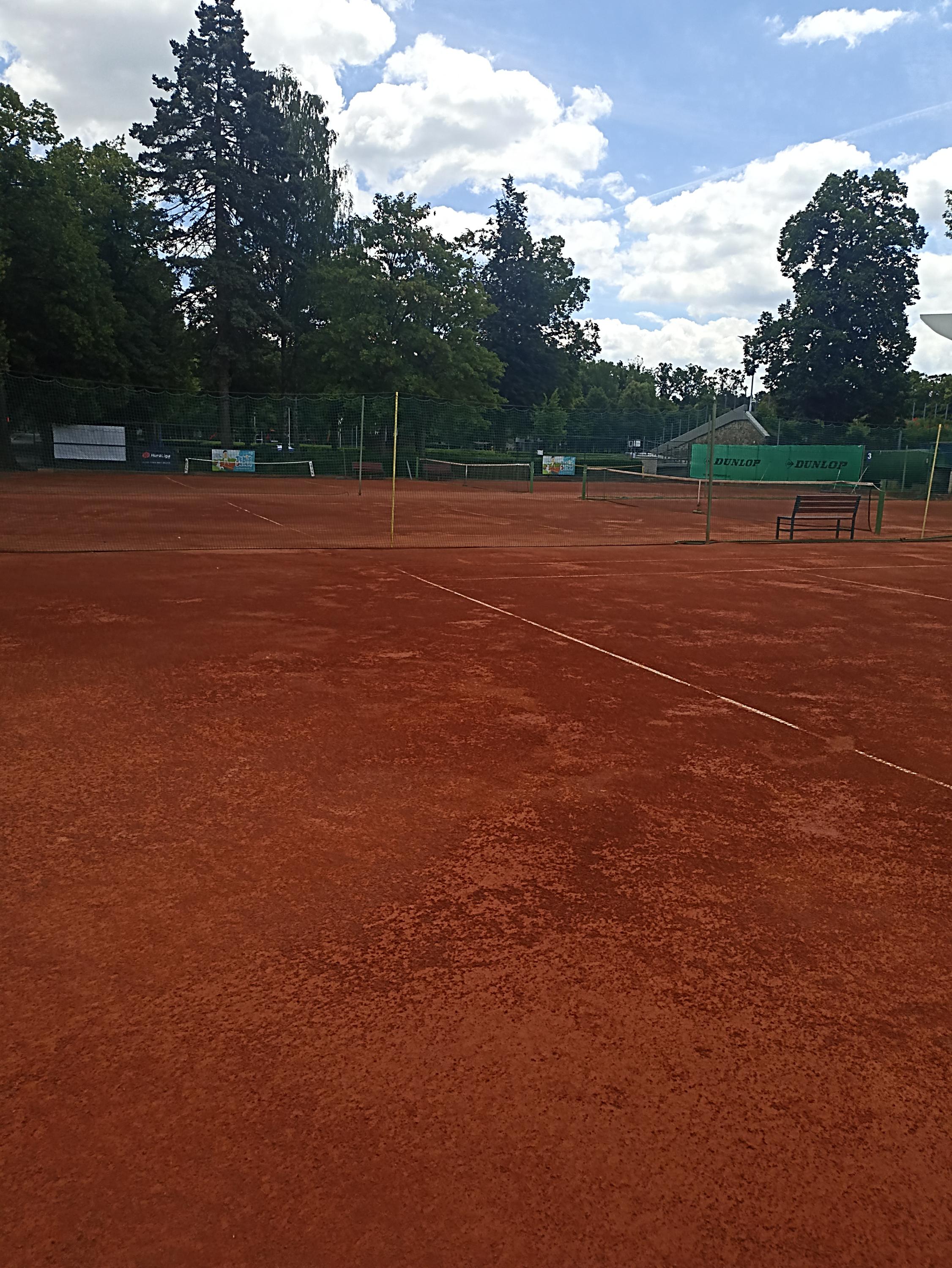 TENIS DLI SLETIŠTĚ foto 2