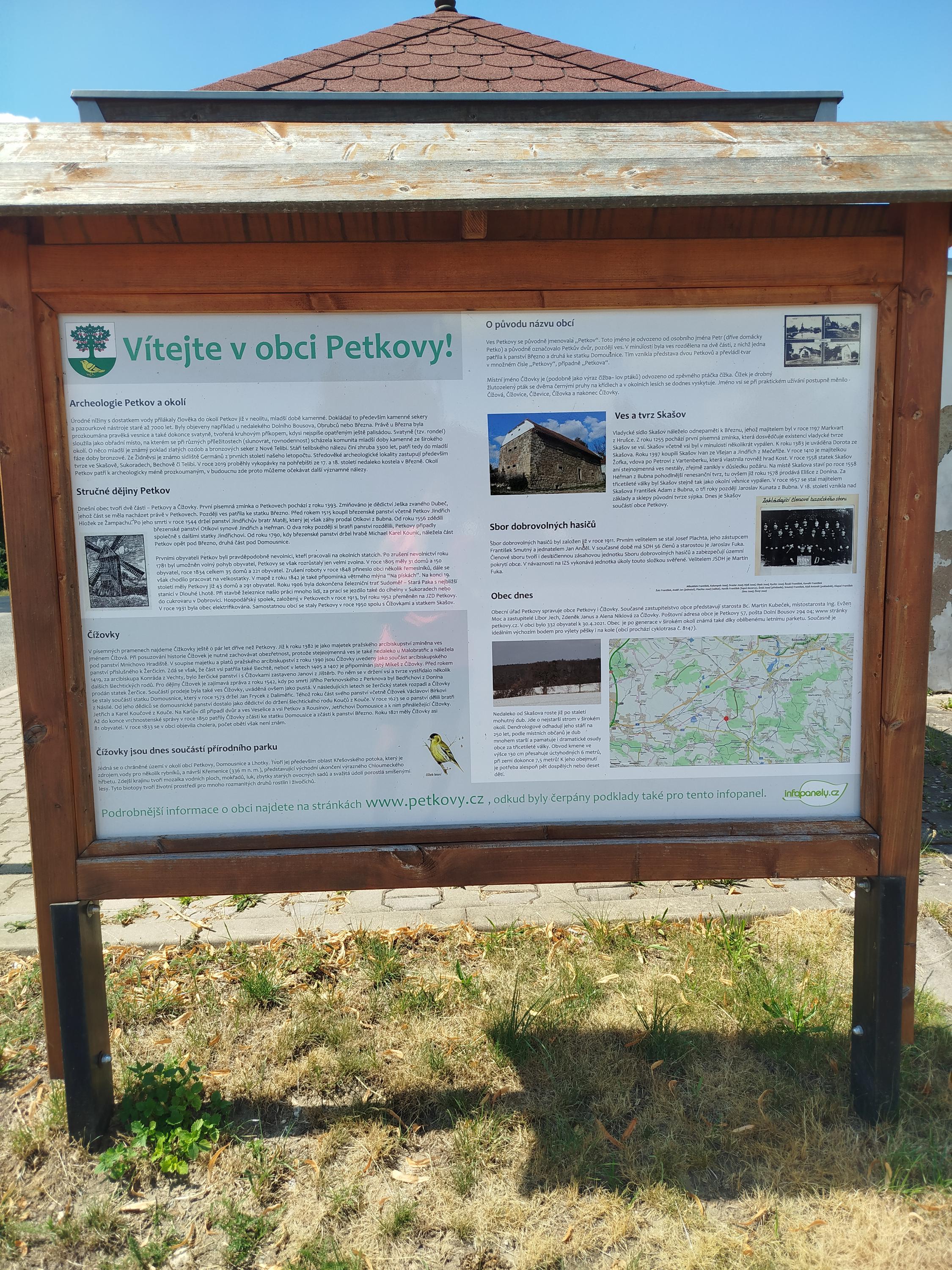 Petkovy - obecní úřad foto 2