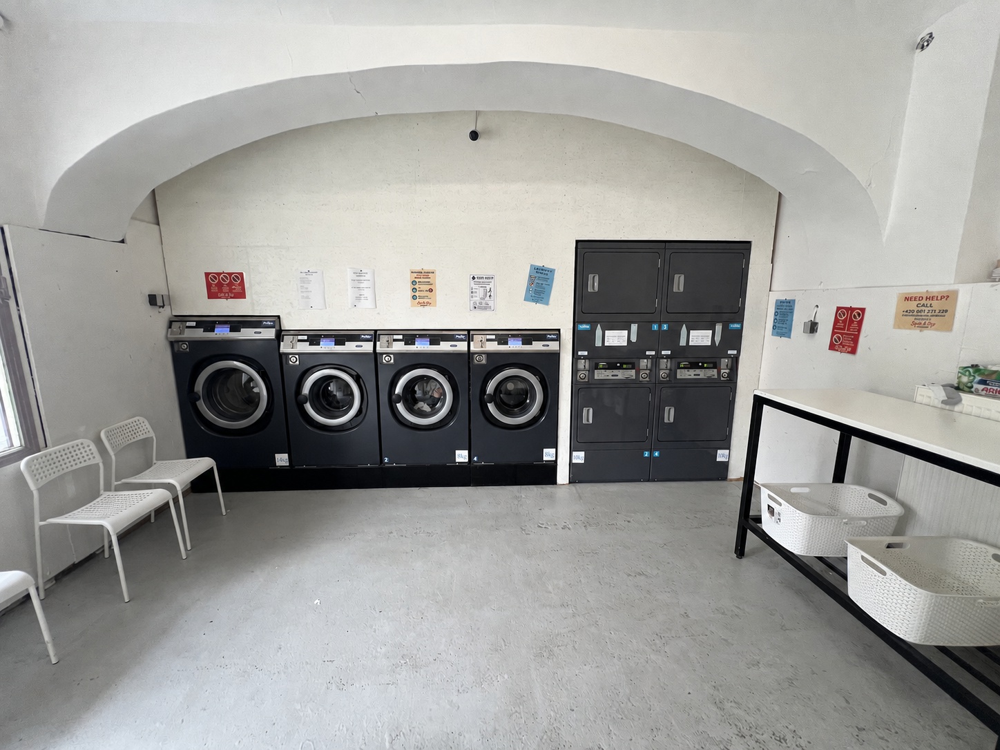 Spin&Sip Laundromat foto 3