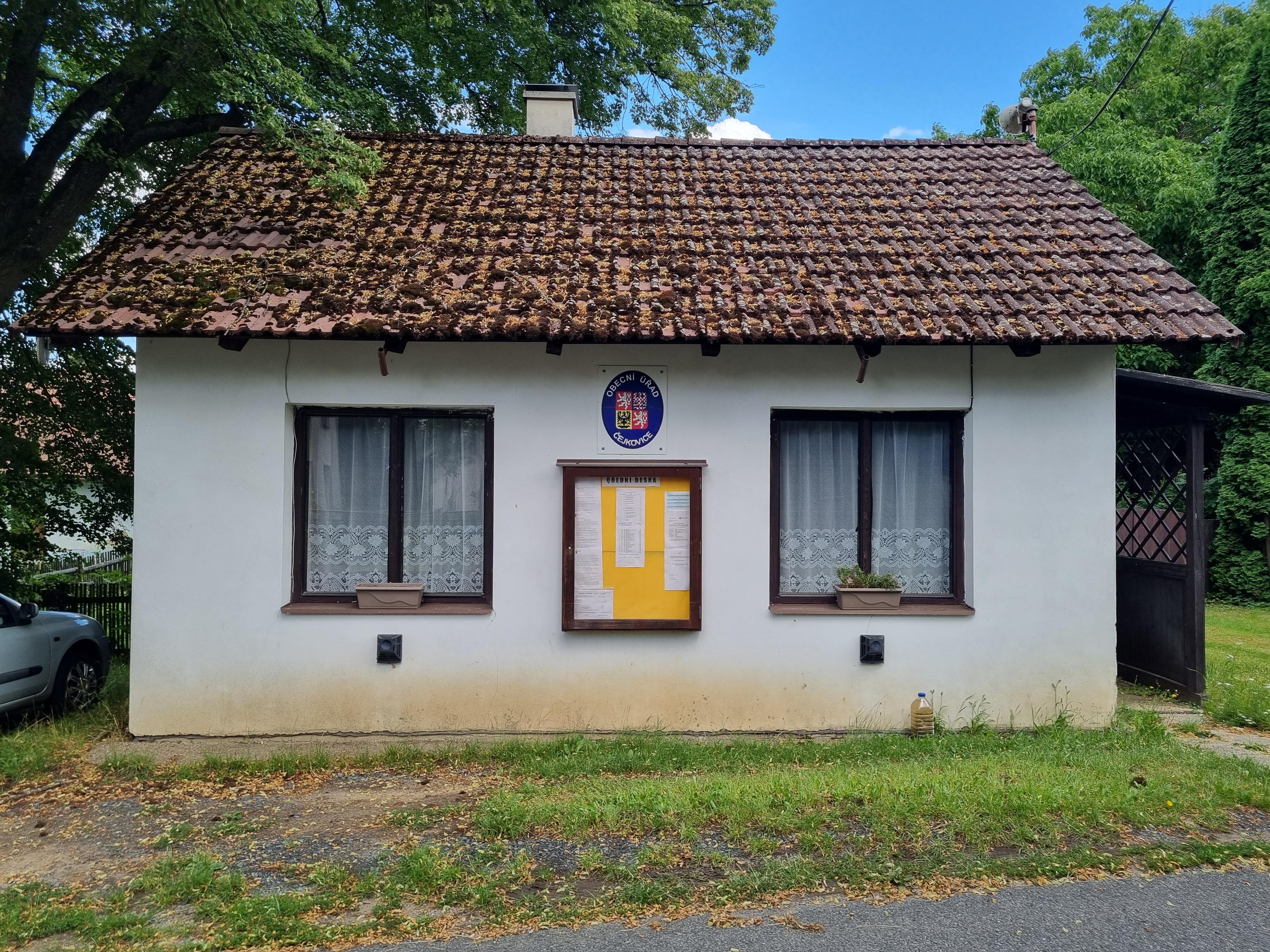 Čejkovice - obecní úřad foto 2