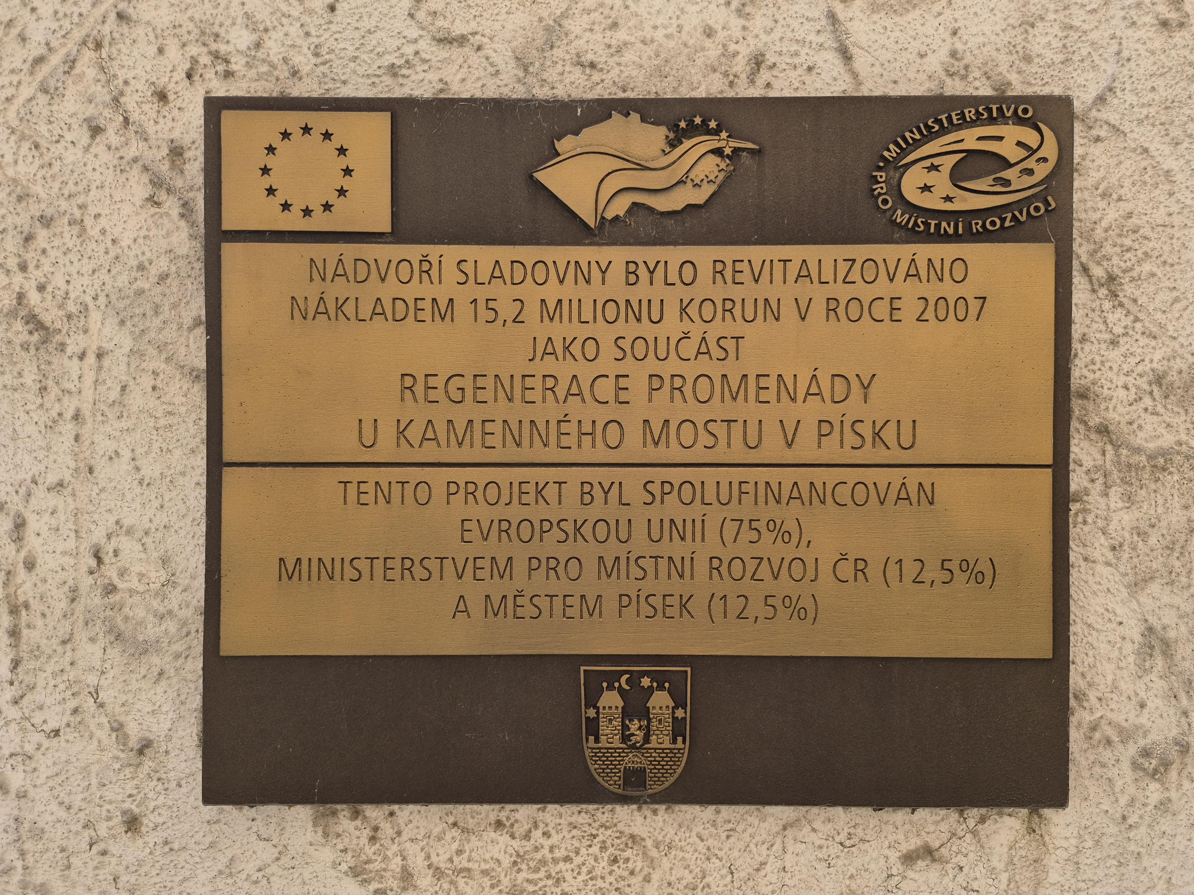 Sladovna Písek, galerie hrou foto 2