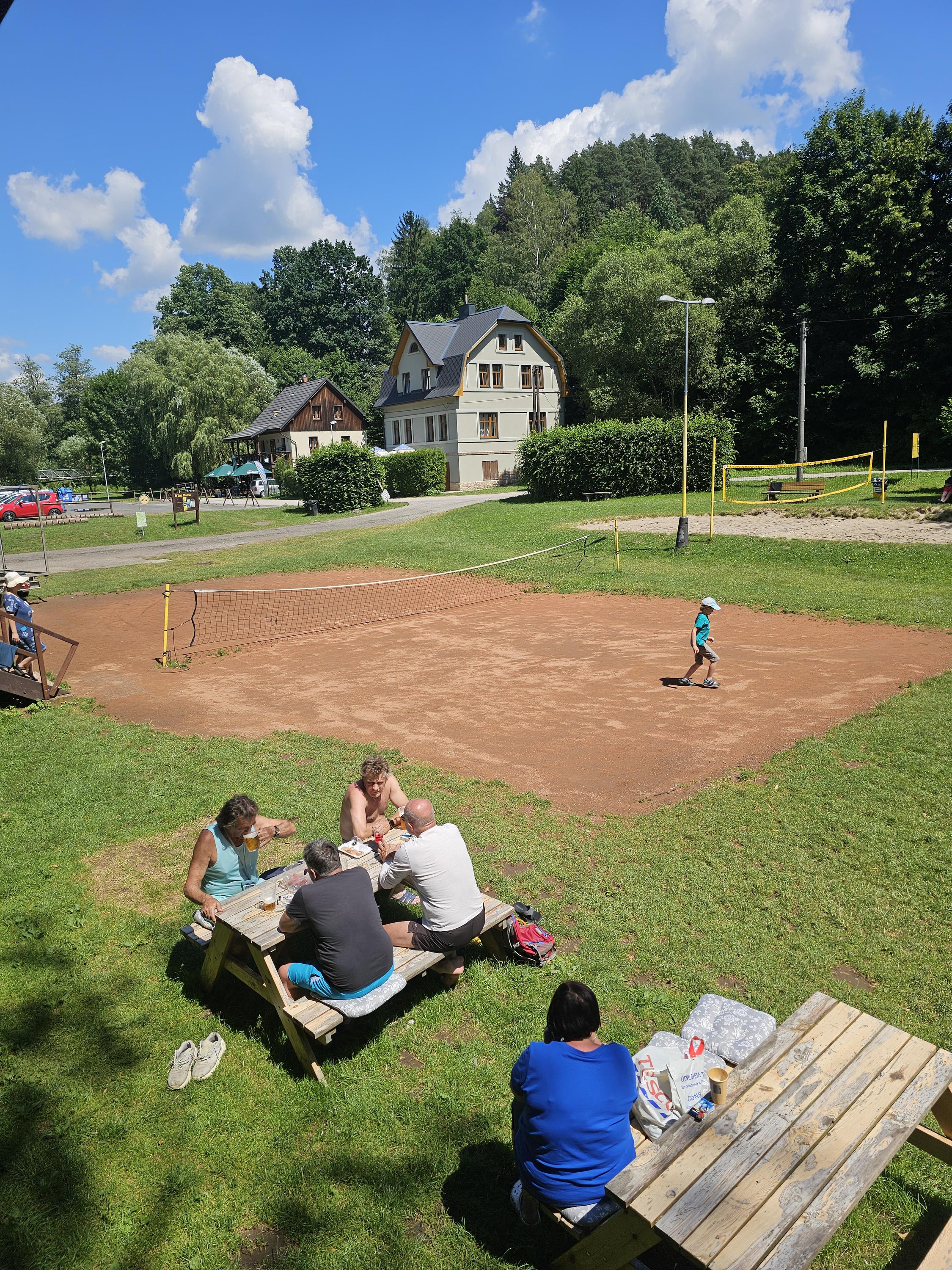 Žlutá plovárna - sportovně rekreační areál foto 6