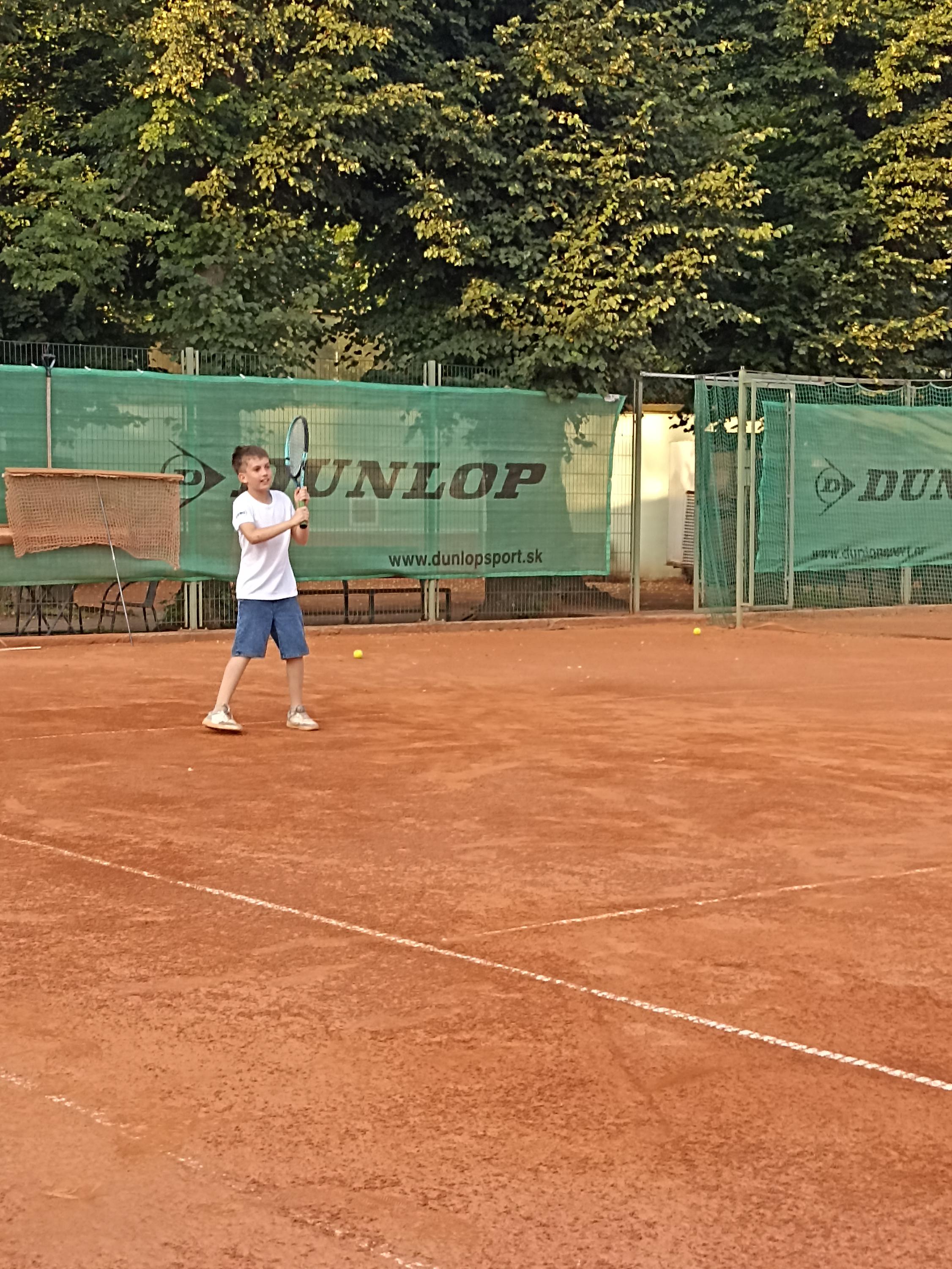 TENIS DLI SLETIŠTĚ foto 6