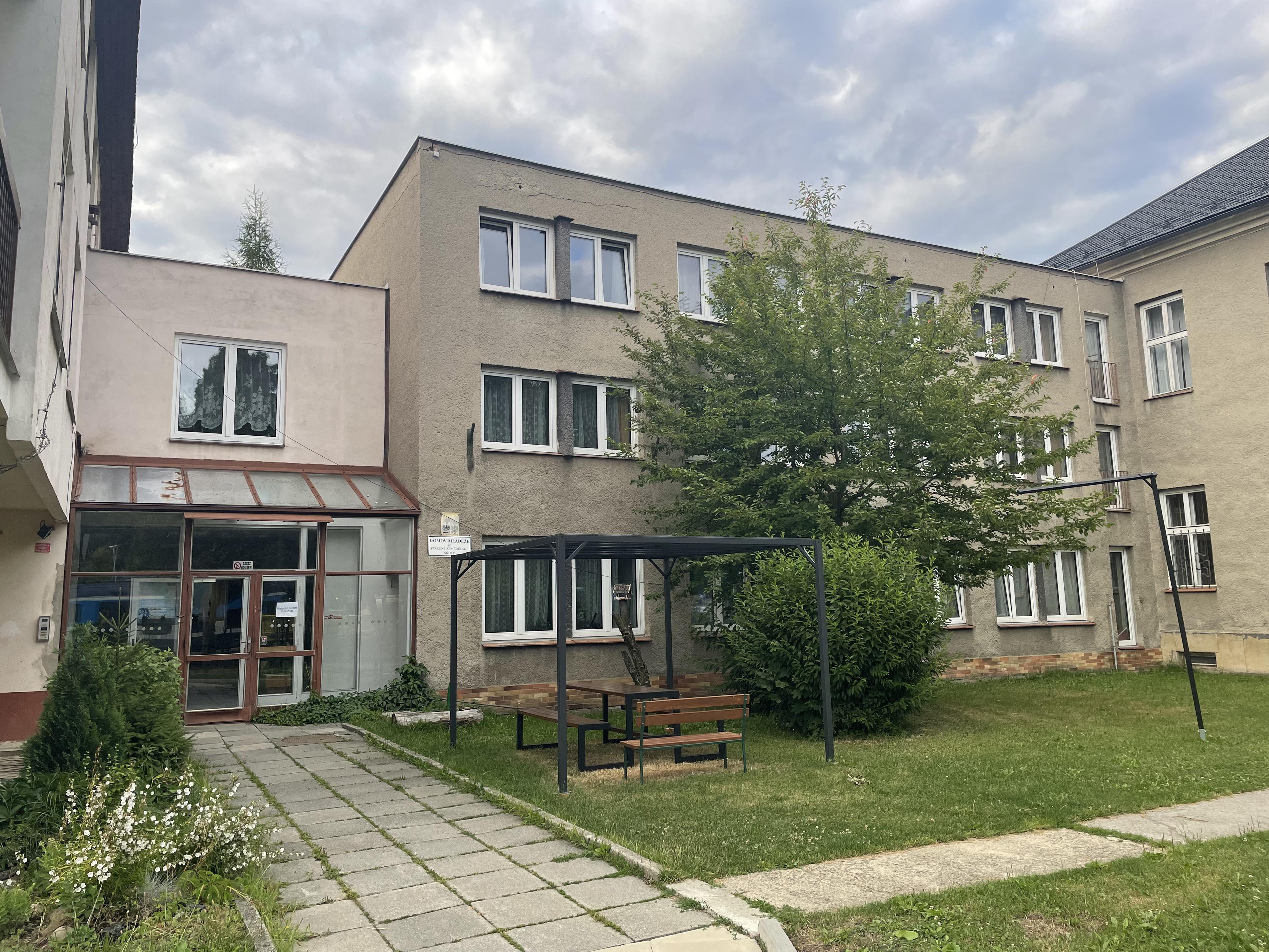 Střední škola zemědělská a přírodovědná Rožnov pod Radhoštěm - domov mládeže foto 2