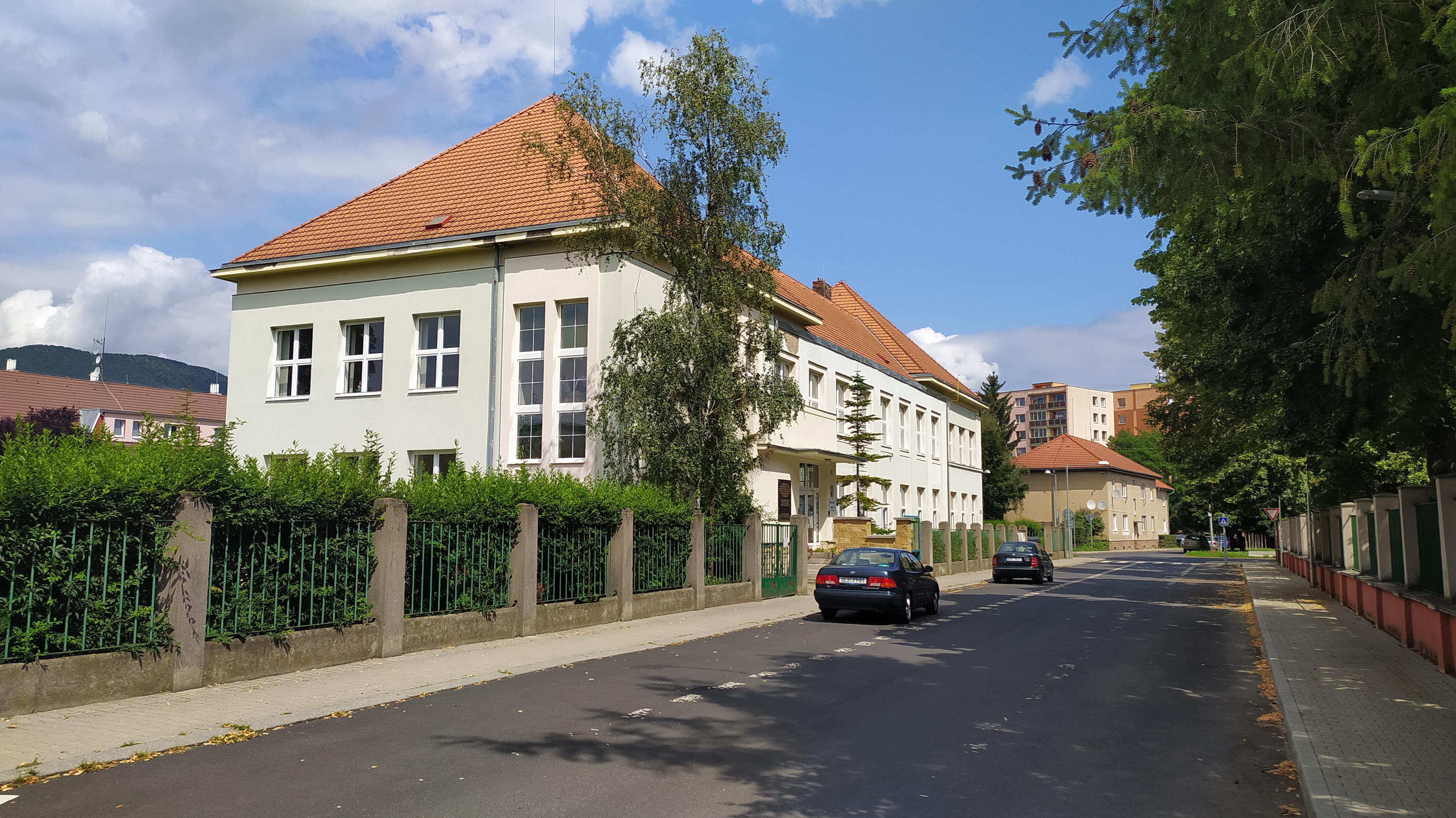 ZŠ Lovosice, Všehrdova foto 2
