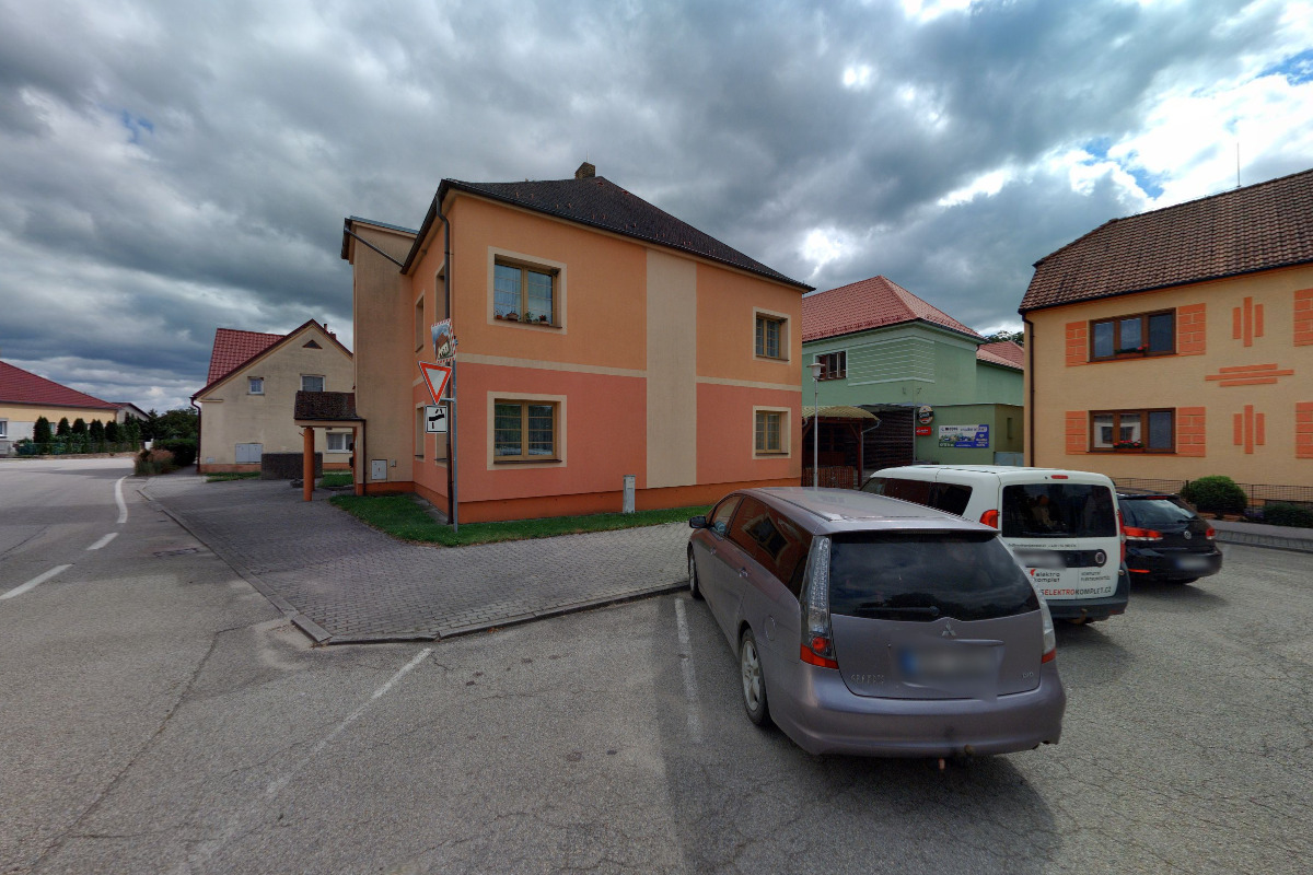 Nabíjecí stanice pro elektrokola a mobilní zařízení foto 2