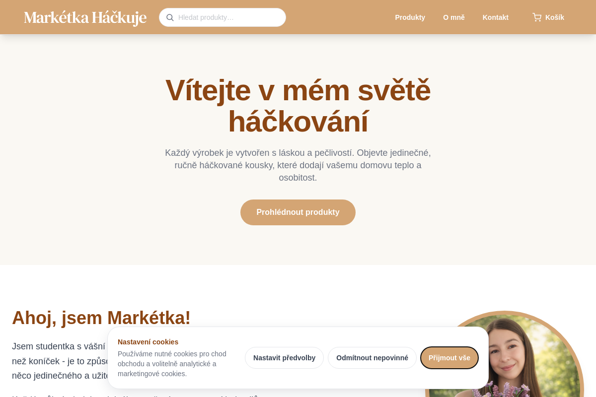 Markétka Háčkuje