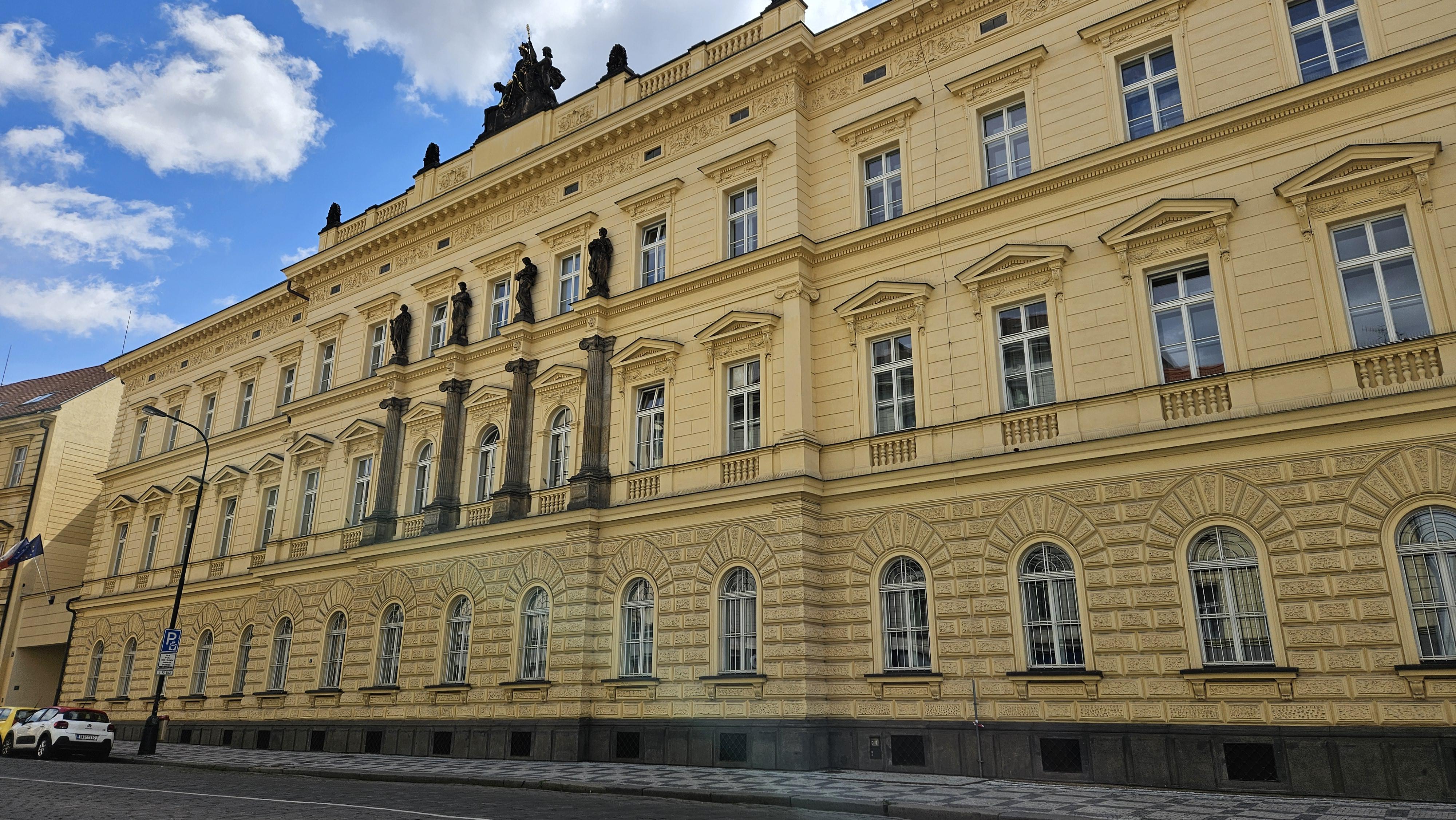 Gymnázium Praha 2, Botičská foto 2