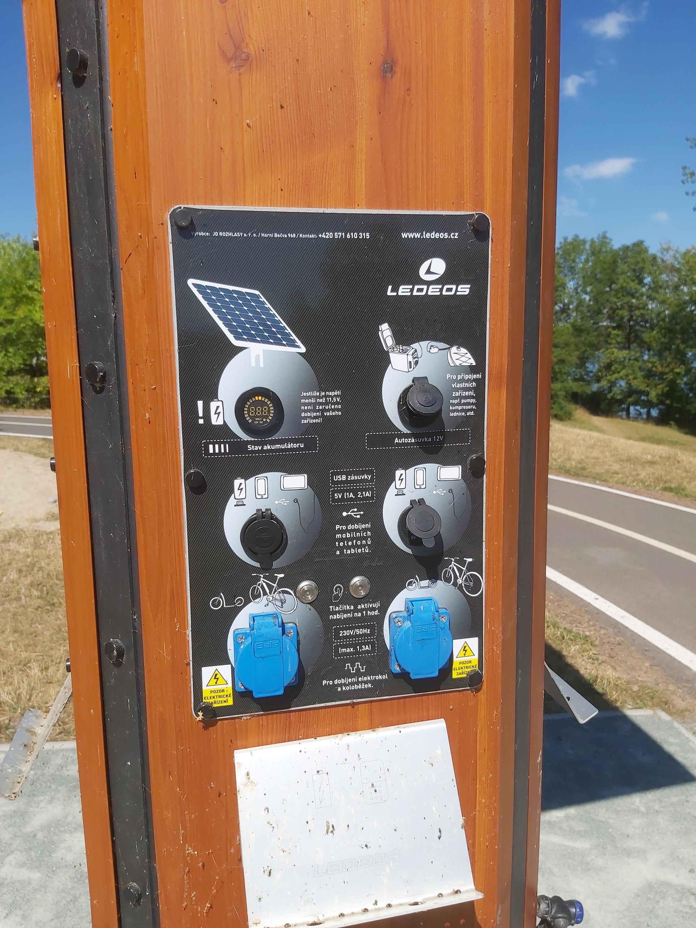Multifunkční dobíjecí stanice TIP SPOT foto 3