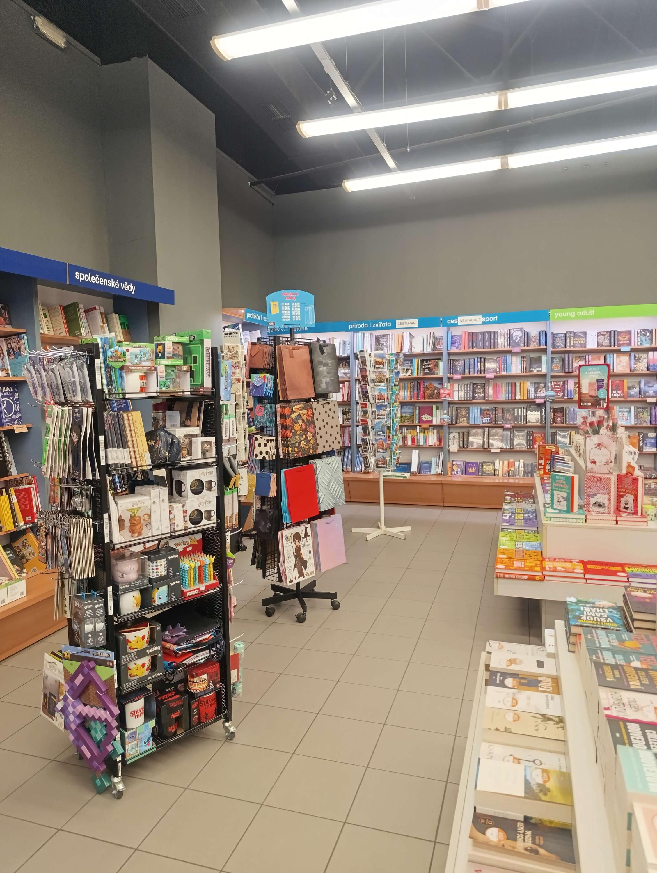 Knihkupectví LUXOR, Olympia Olomouc foto 3