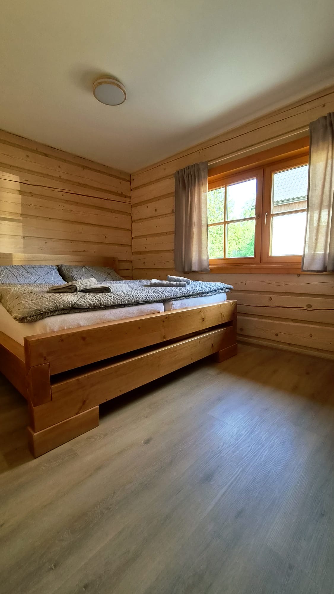 Roubenka pod Plešivcem foto 2