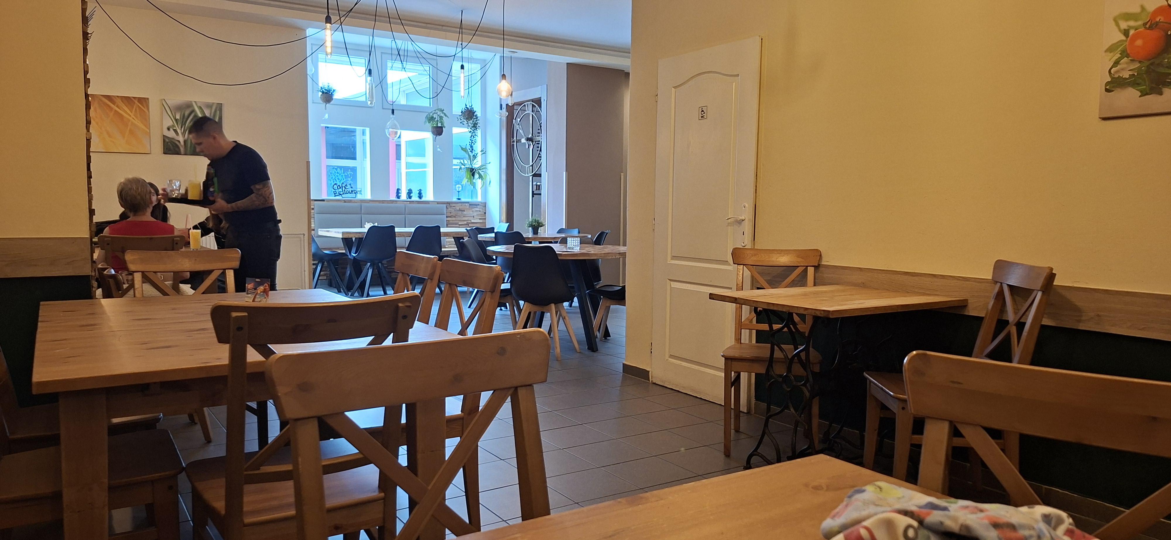Pizza-doma café restaurant