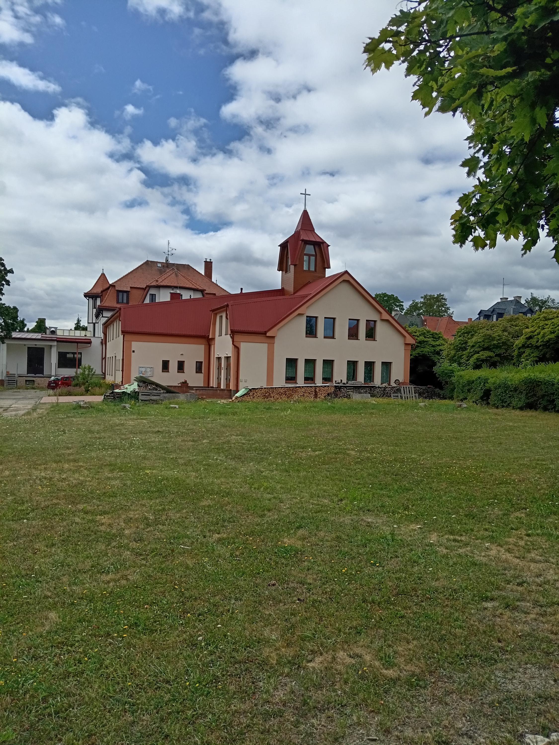Sbor Bratrské jednoty baptistů v Teplé foto 2
