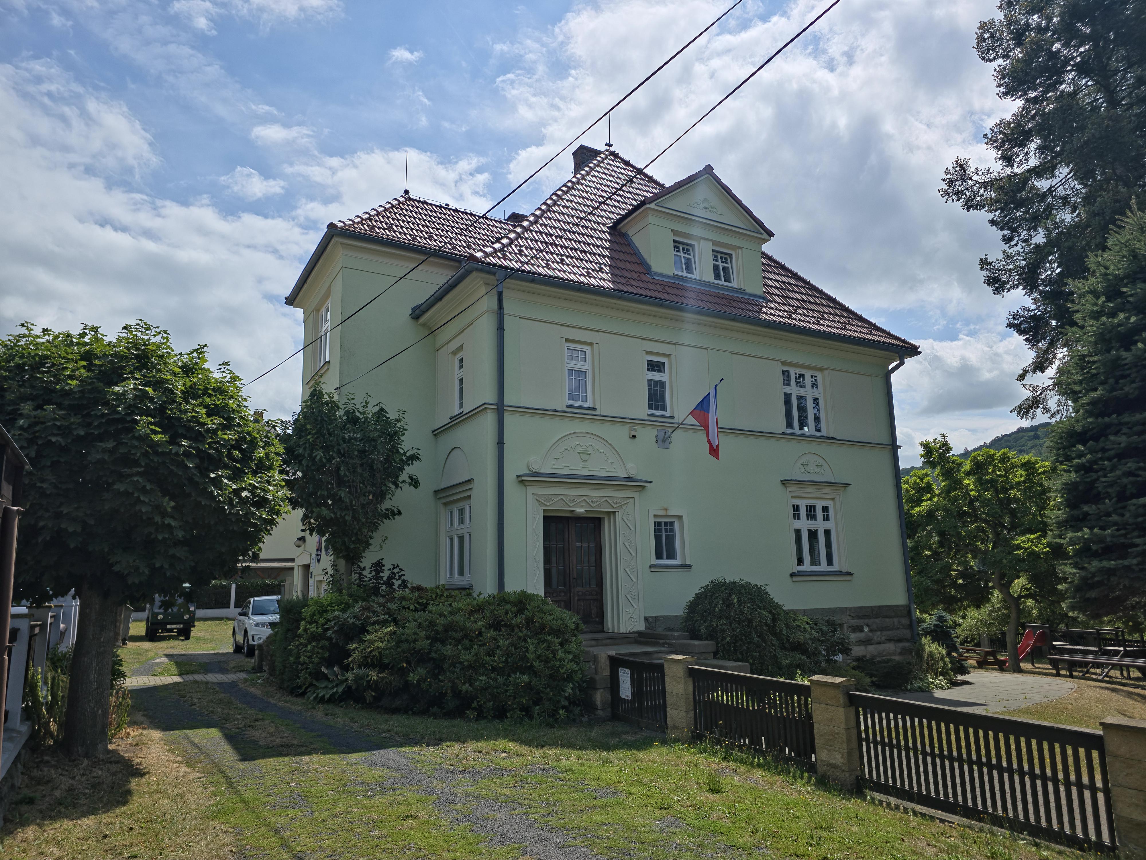 Malá Veleň - obecní úřad