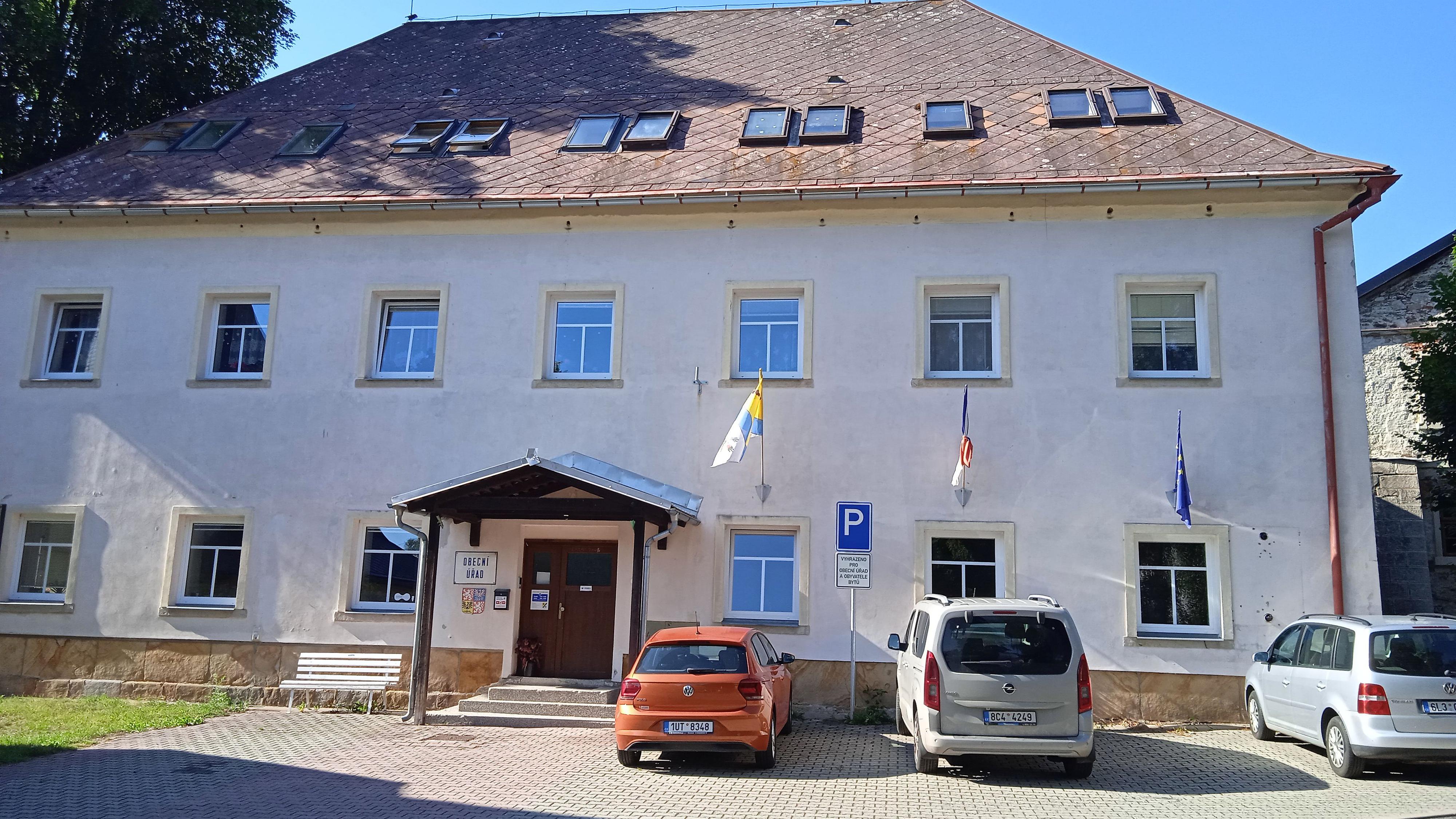 Krompach - obecní úřad foto 5
