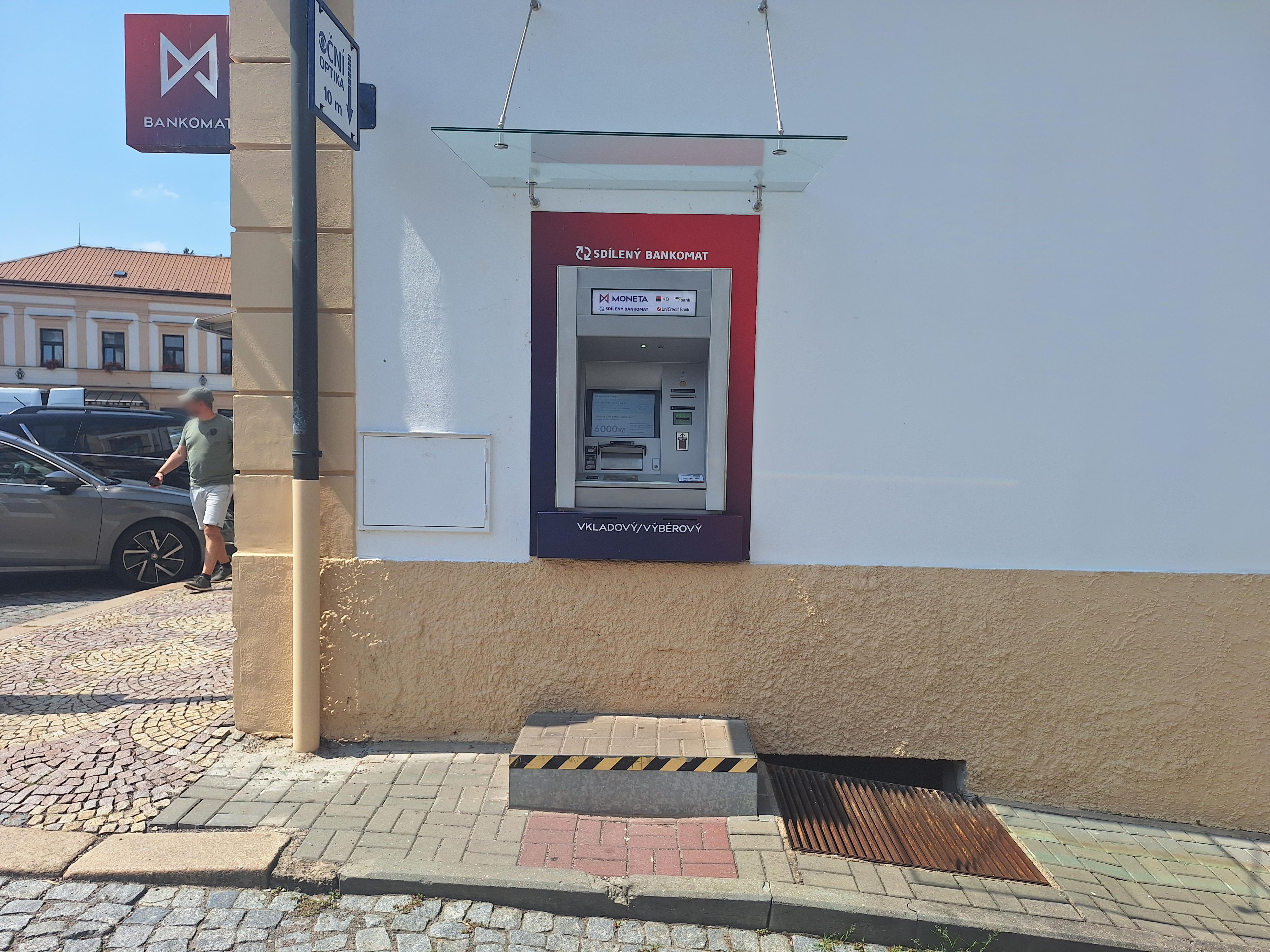 Bankomat MONETA Bank vkladový