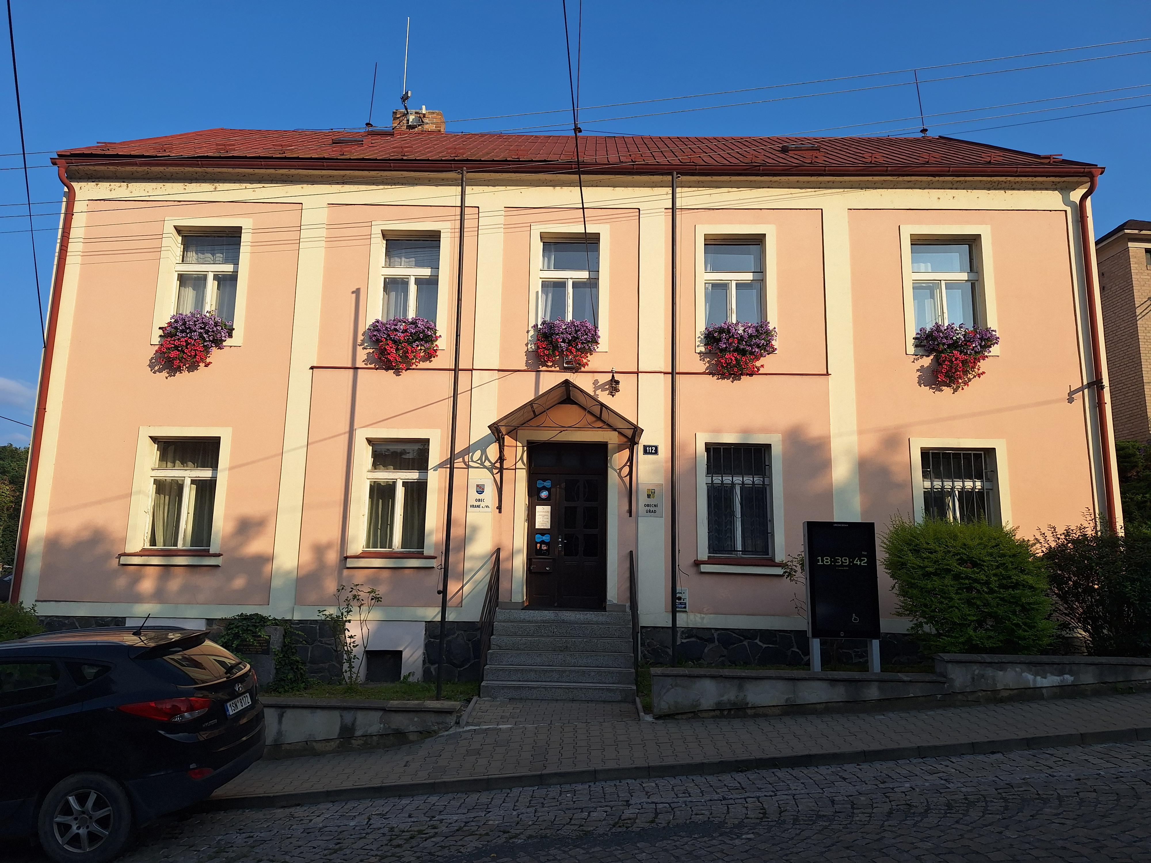 Vrané nad Vltavou - obecní úřad foto 3