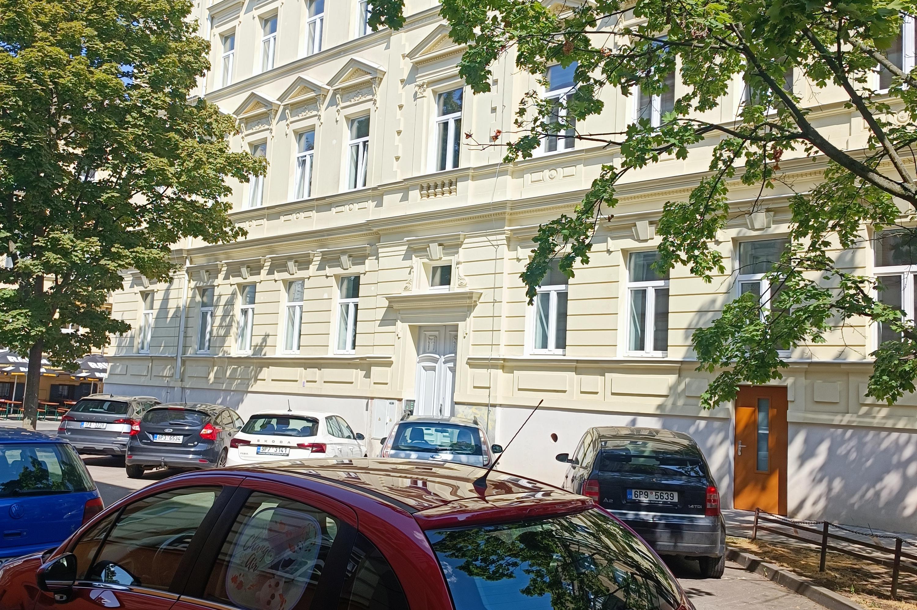Pronájem nového bytu 2+kk+komora, 60m2, PM