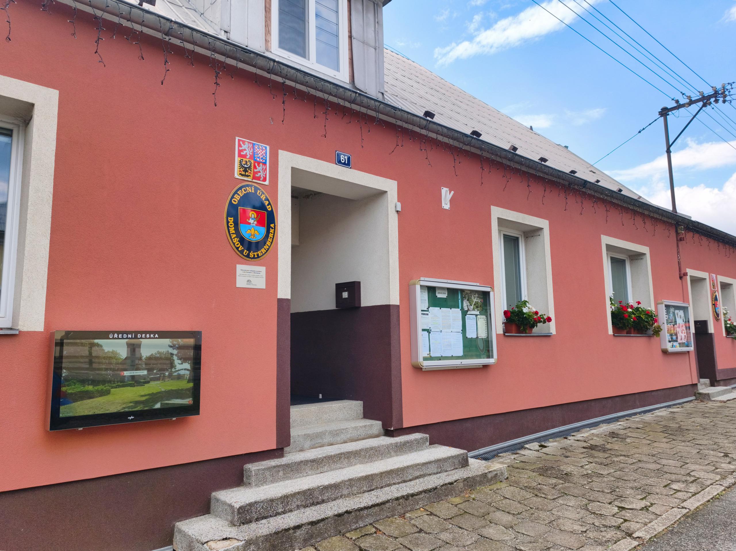 Domašov u Šternberka - obecní úřad foto 2