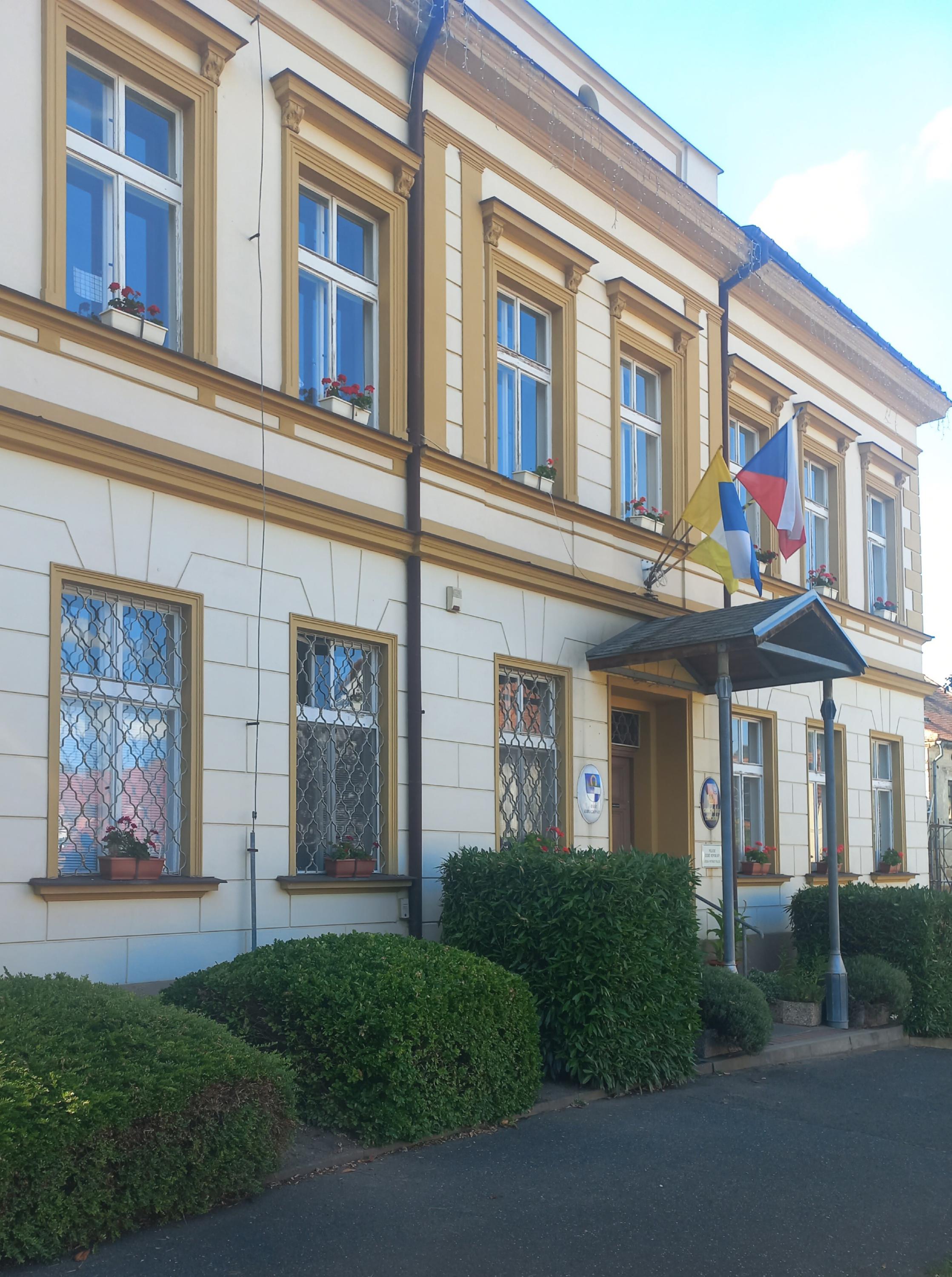 Libochovany - obecní úřad foto 5