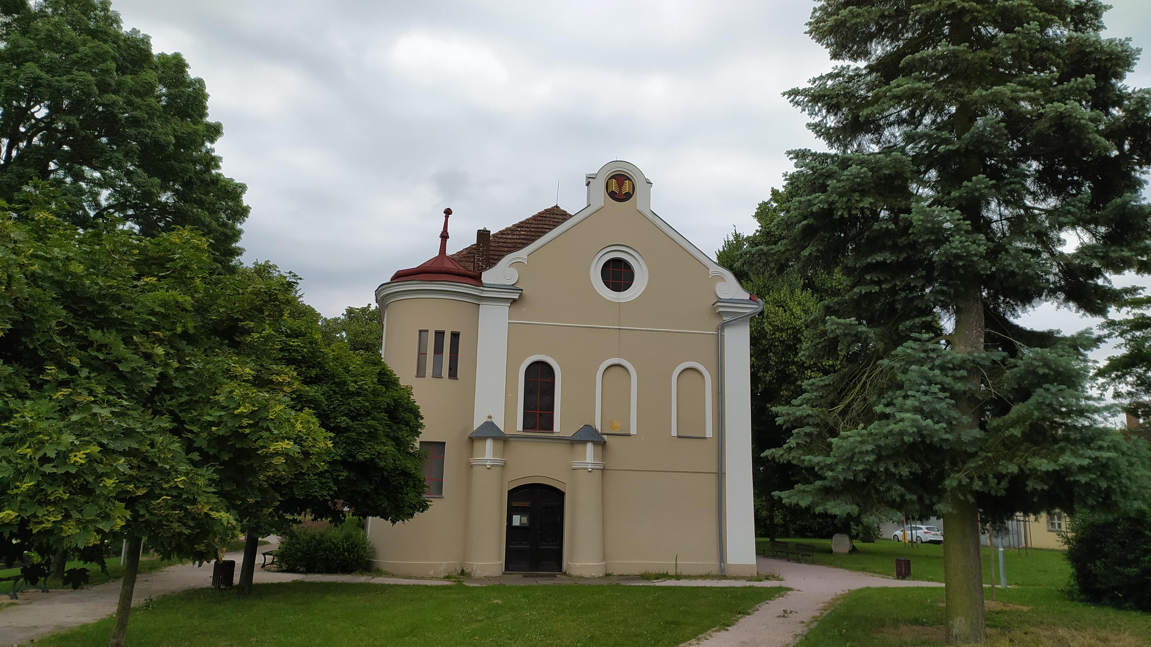 Farní sbor Českobratrské církve evangelické v Novém Bydžově foto 2