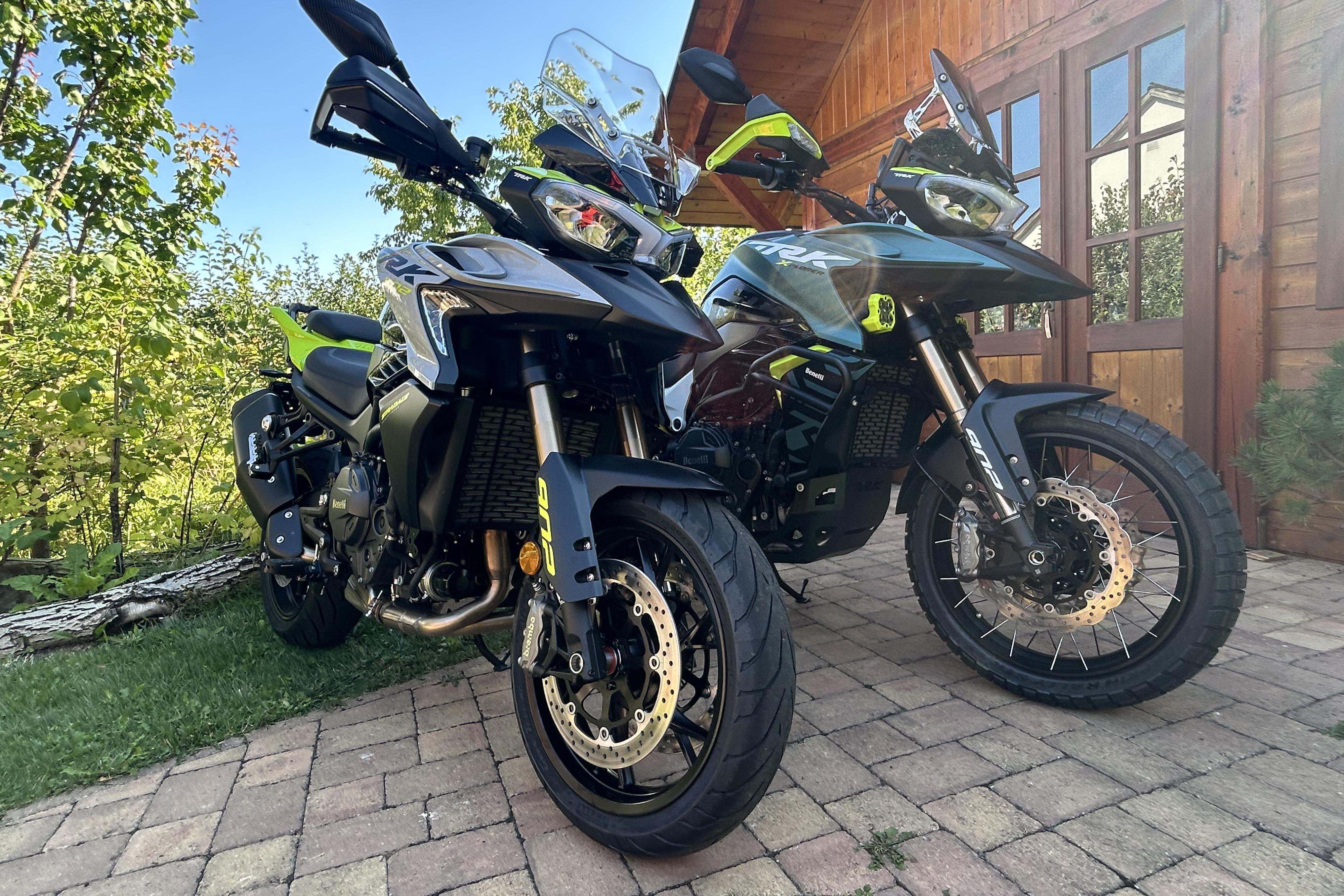 Nové motocykly Benelli TRK 902 Stradale a Xplorer