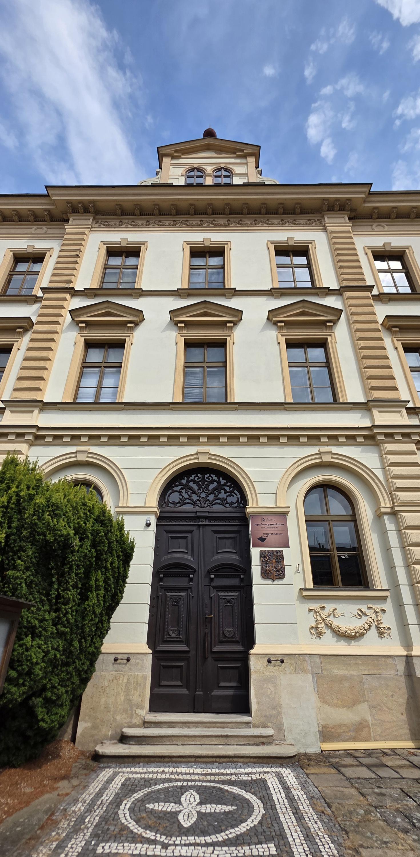 Lepařovo gymnázium Jičín foto 4