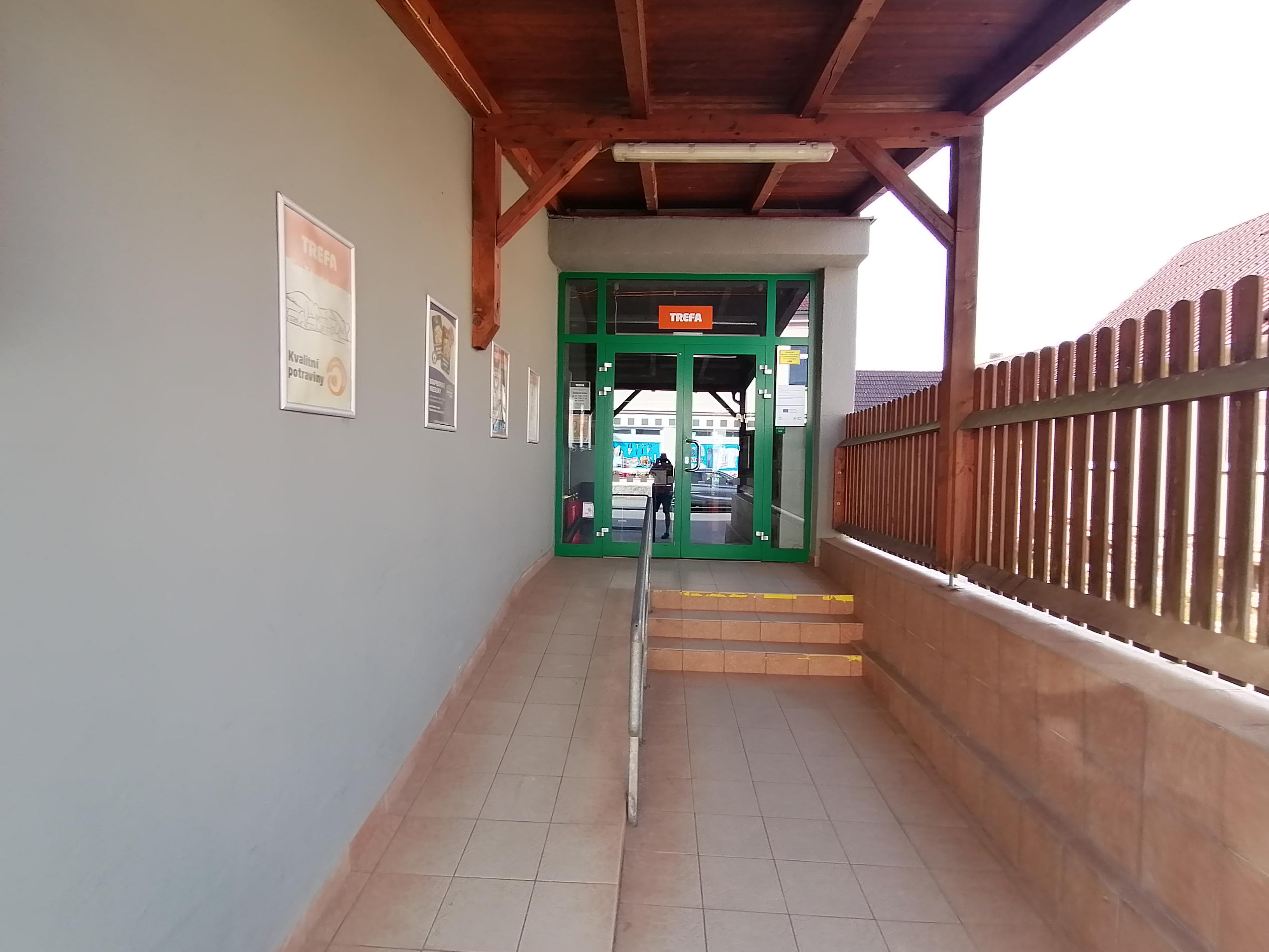 Supermarket Trefa foto 2