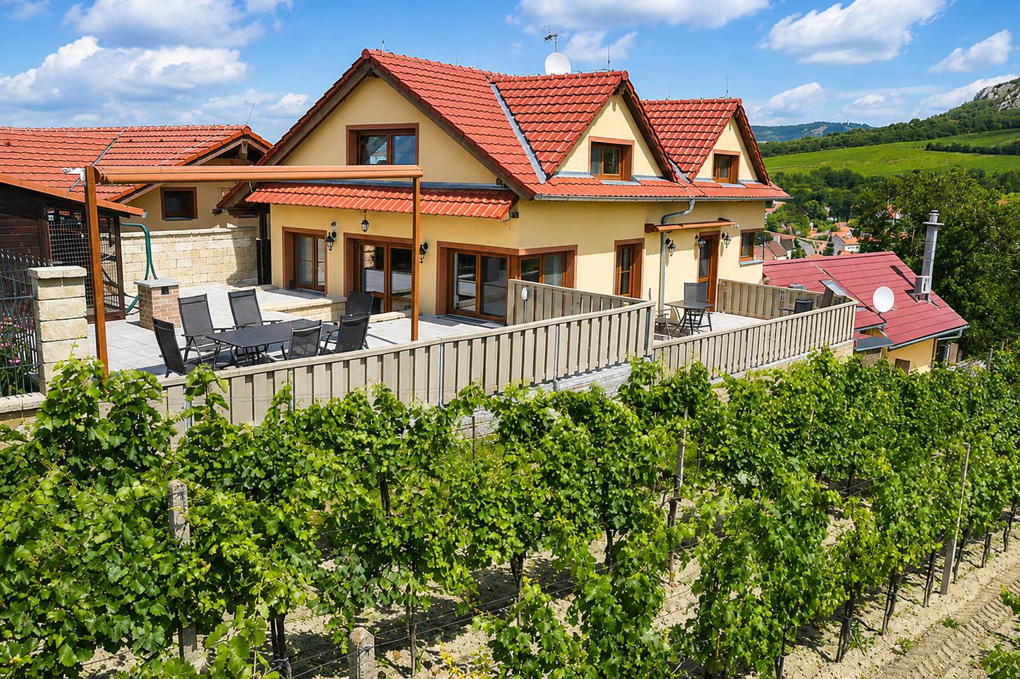 Vinařský areál v Bavorech na prodej