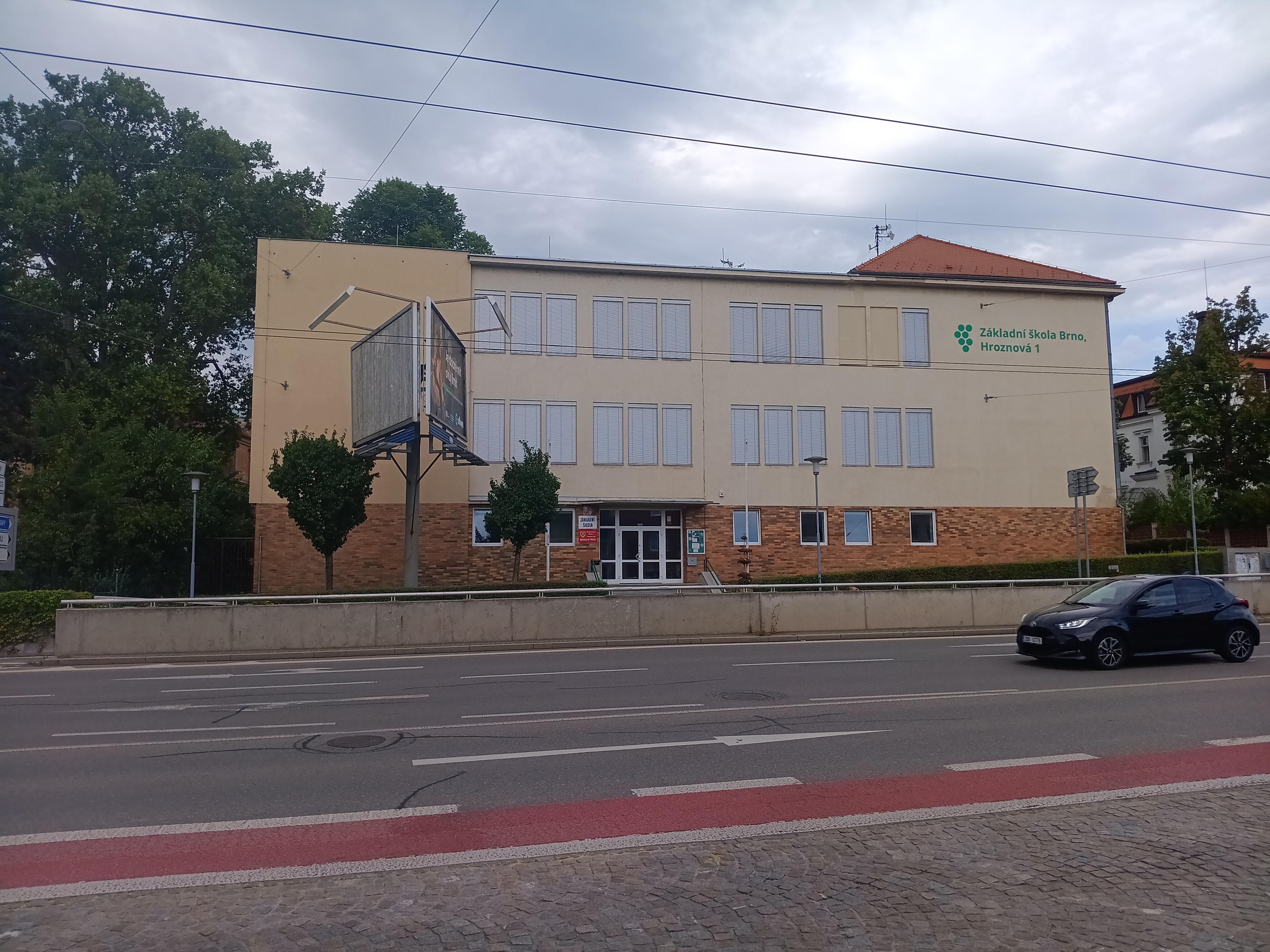 ZŠ Brno, Hroznová foto 3