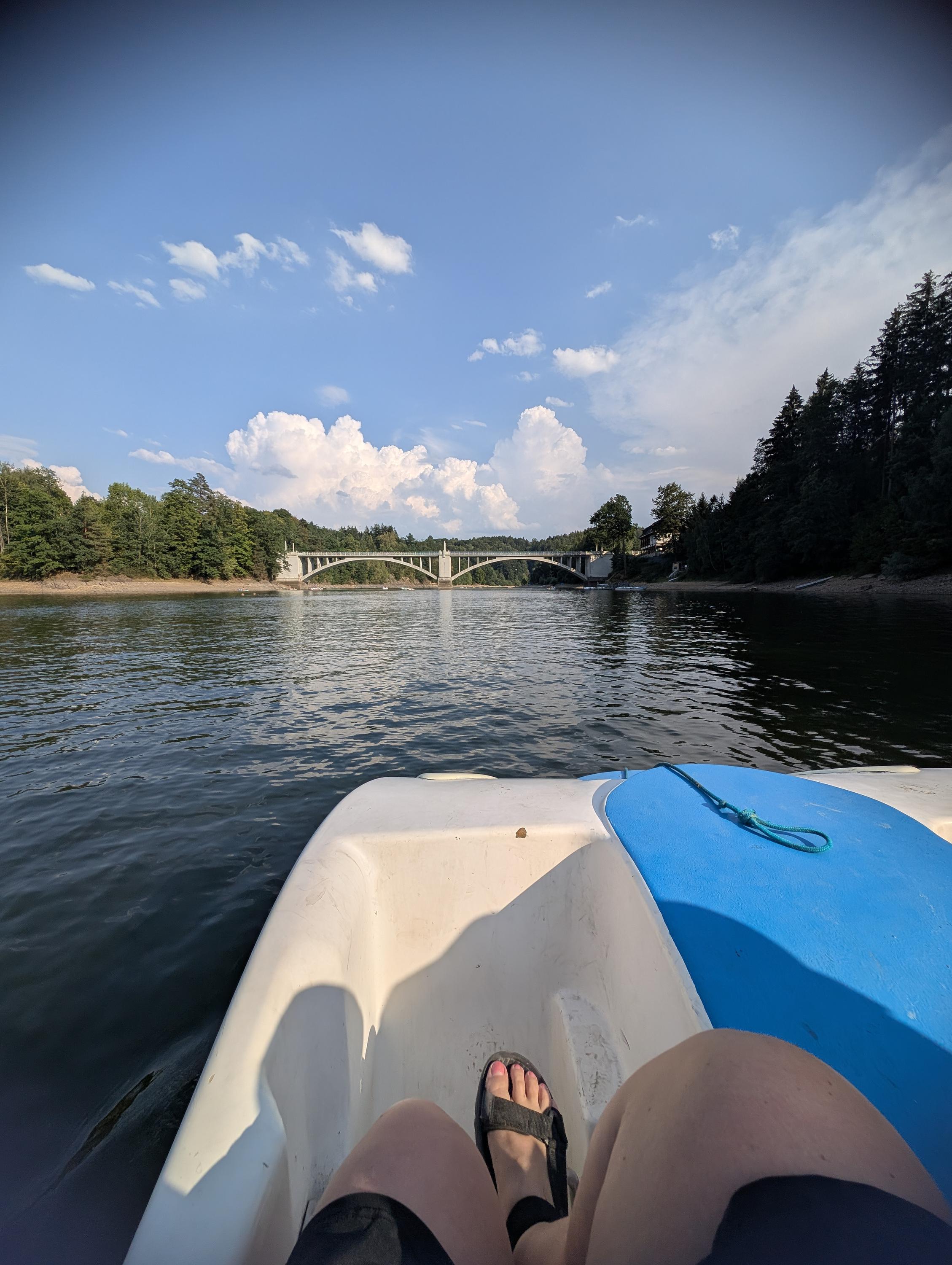 Půjčovna lodí a šlapadel U mostu Pastviny foto 2