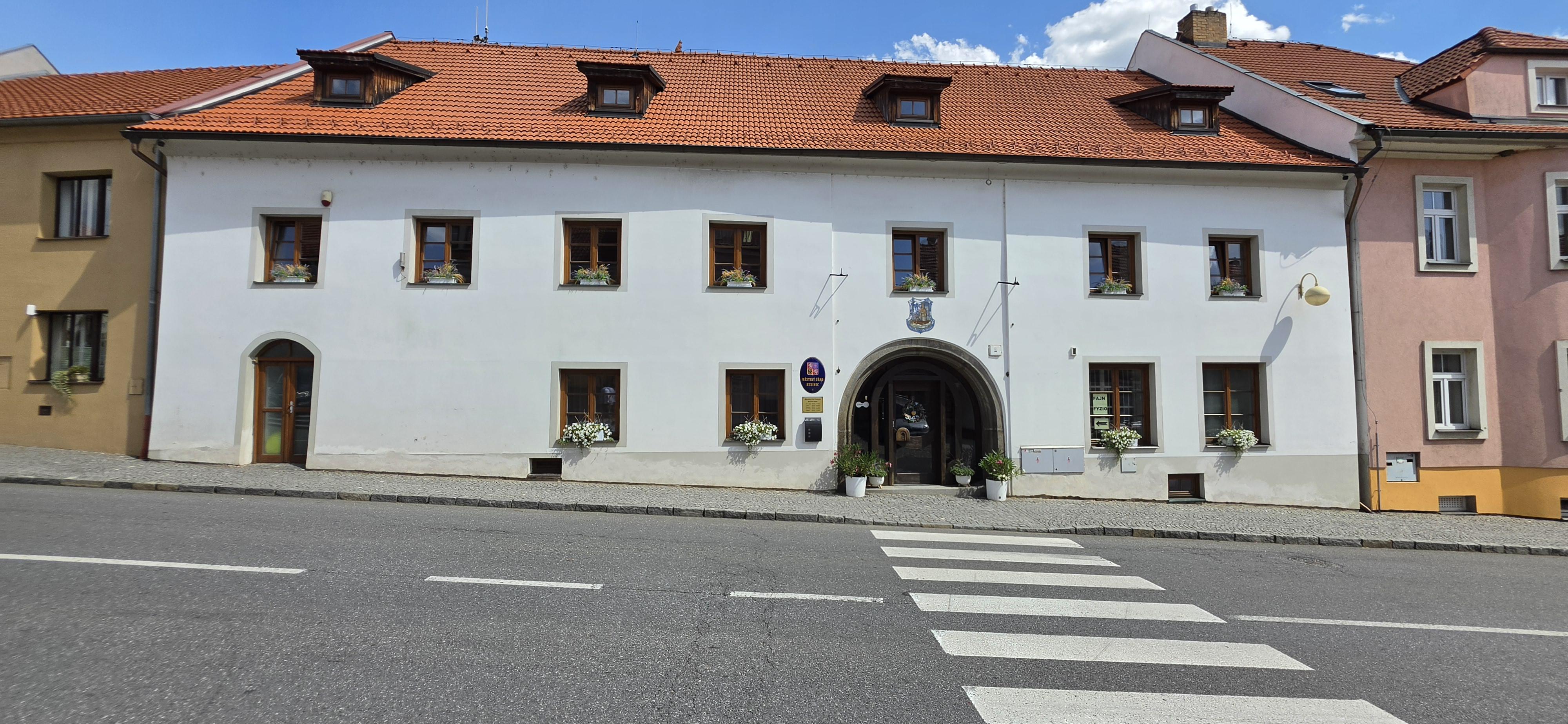 Husinec - městský úřad foto 3
