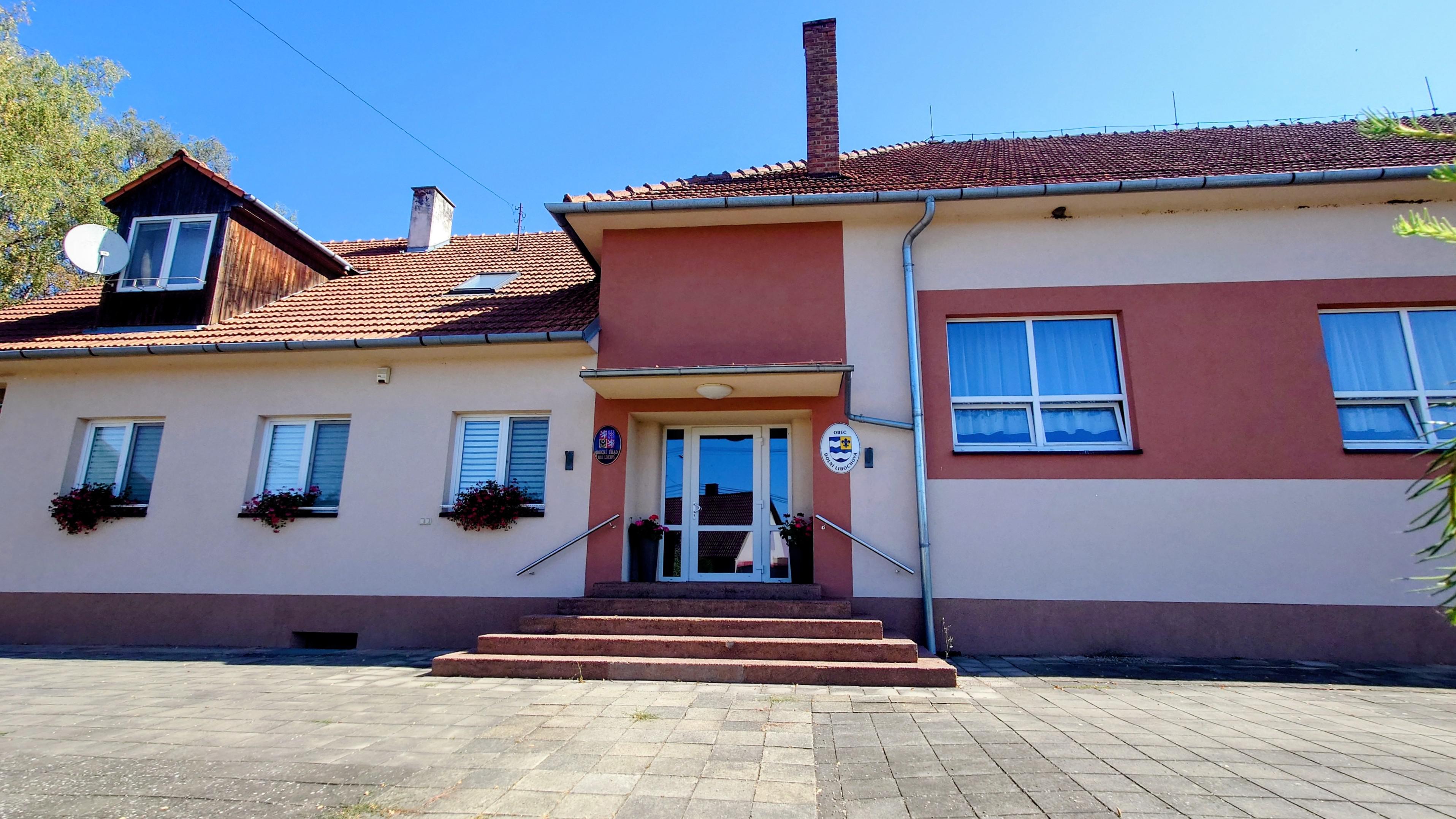 Dolní Libochová - obecní úřad foto 2