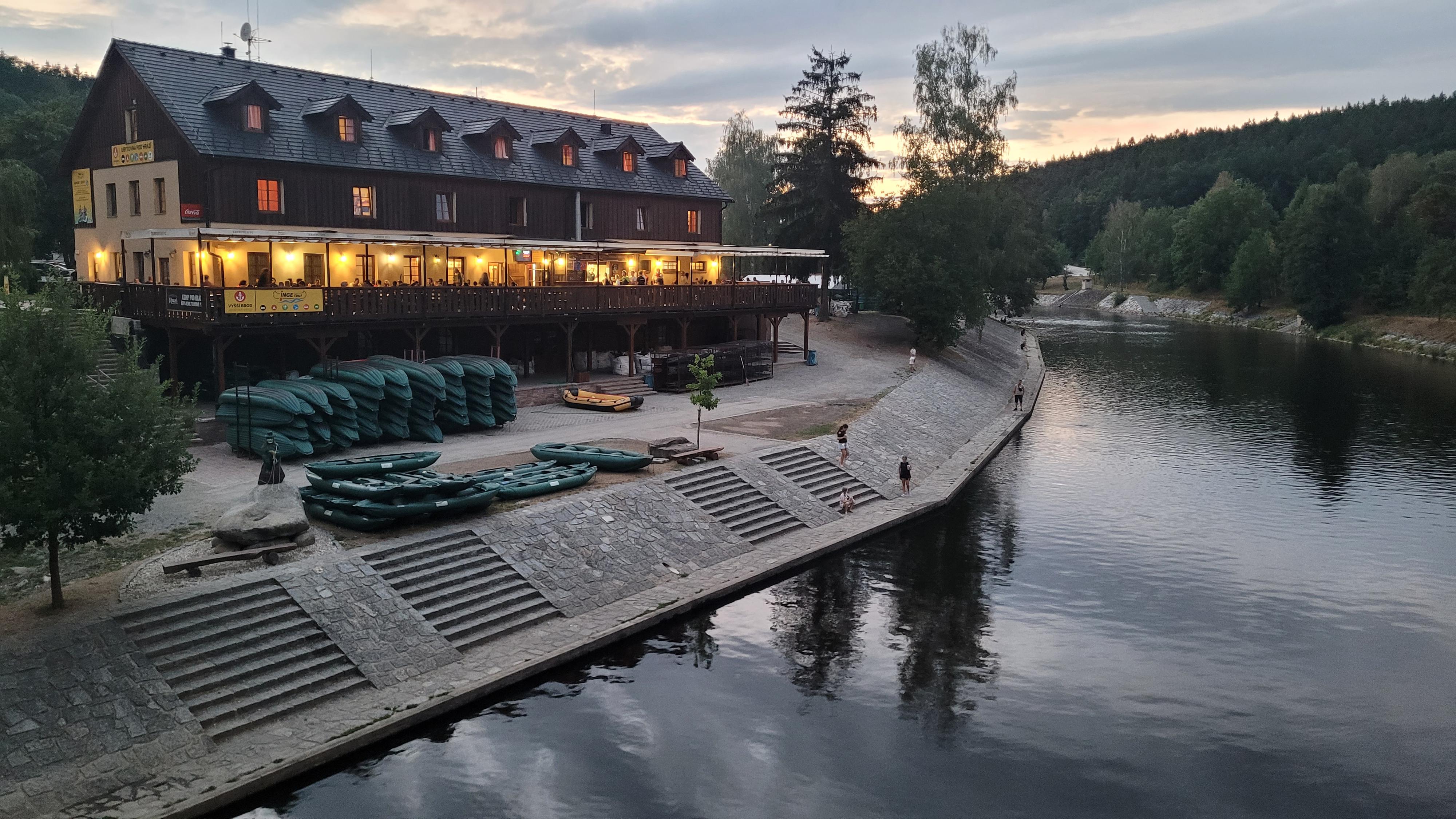 Kemp Pod Hrází - občerstvení foto 2