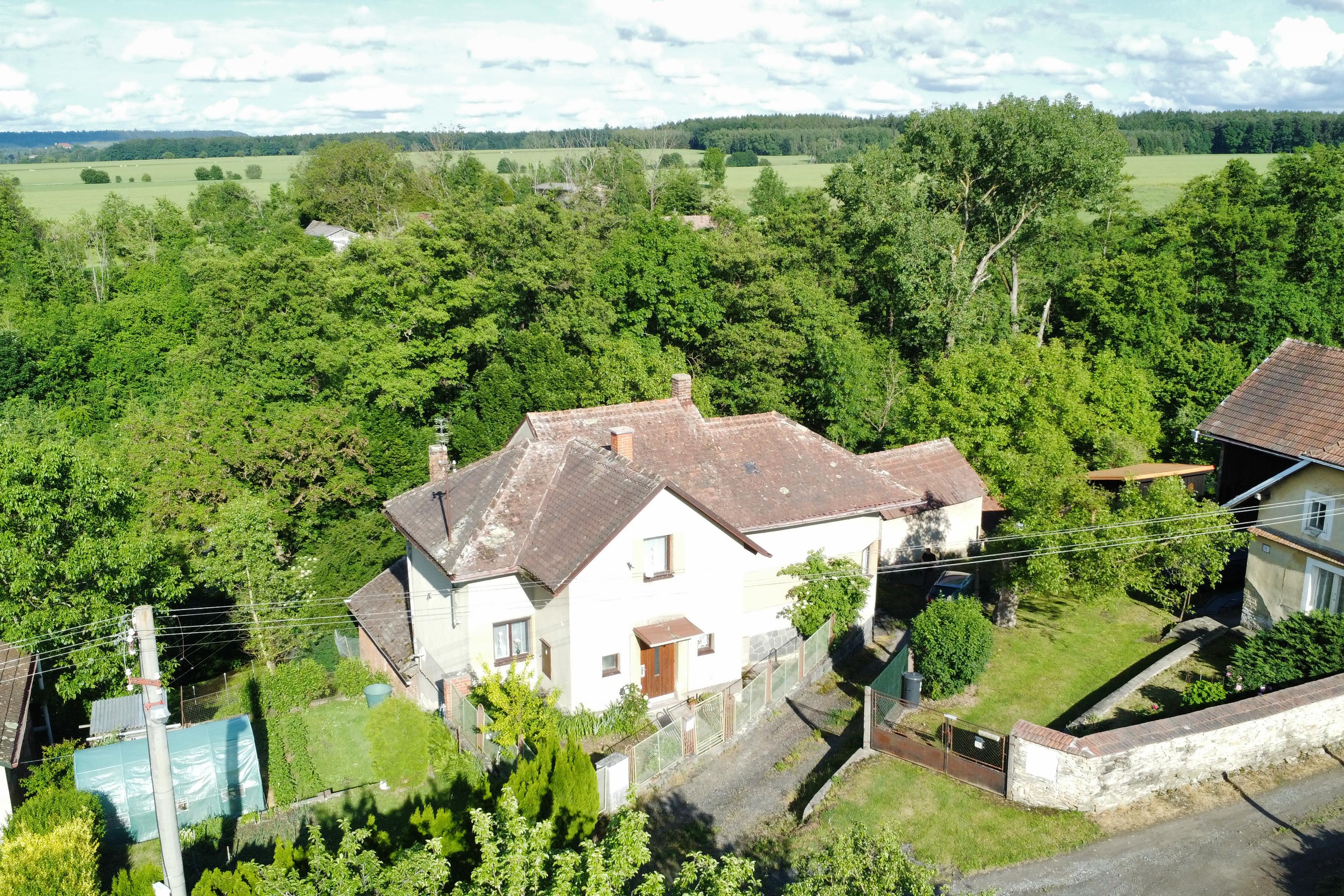 RD s pozemkem 3.022 m2, Hroubovice, okr. Chrudim