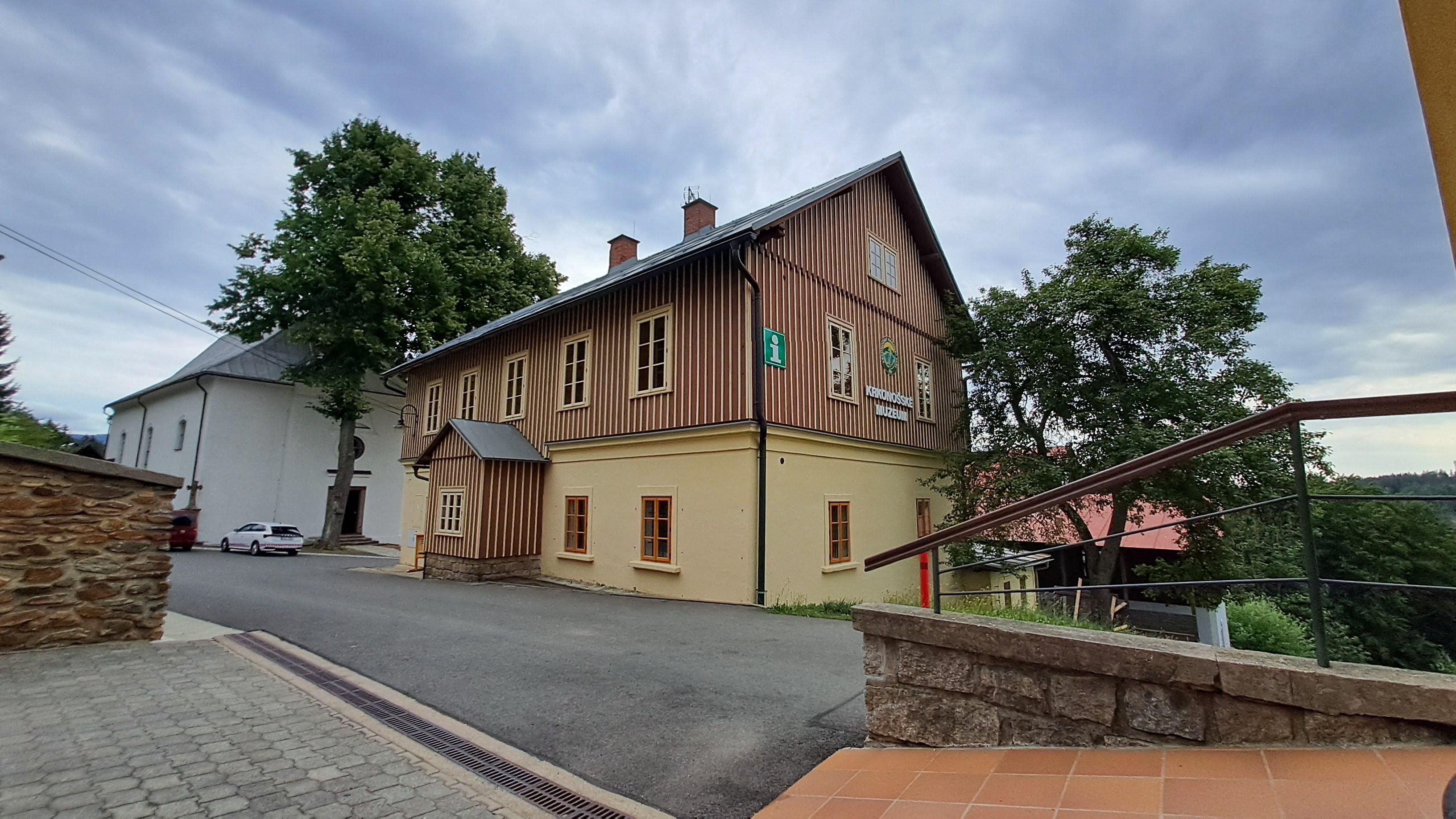 Krkonošské muzeum - Památník zapadlých vlastenců foto 2