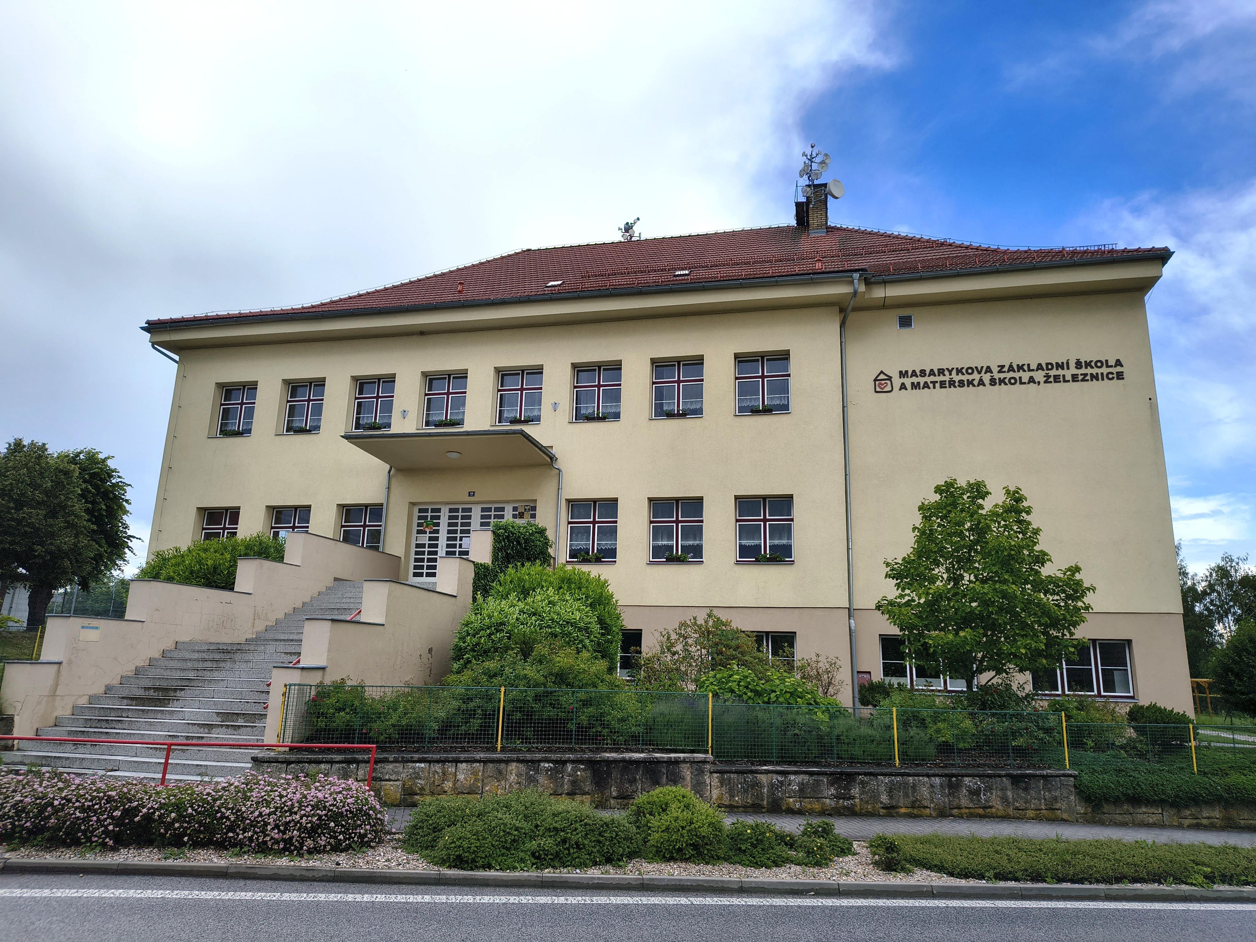 Masarykova ZŠ a MŠ Železnice foto 6