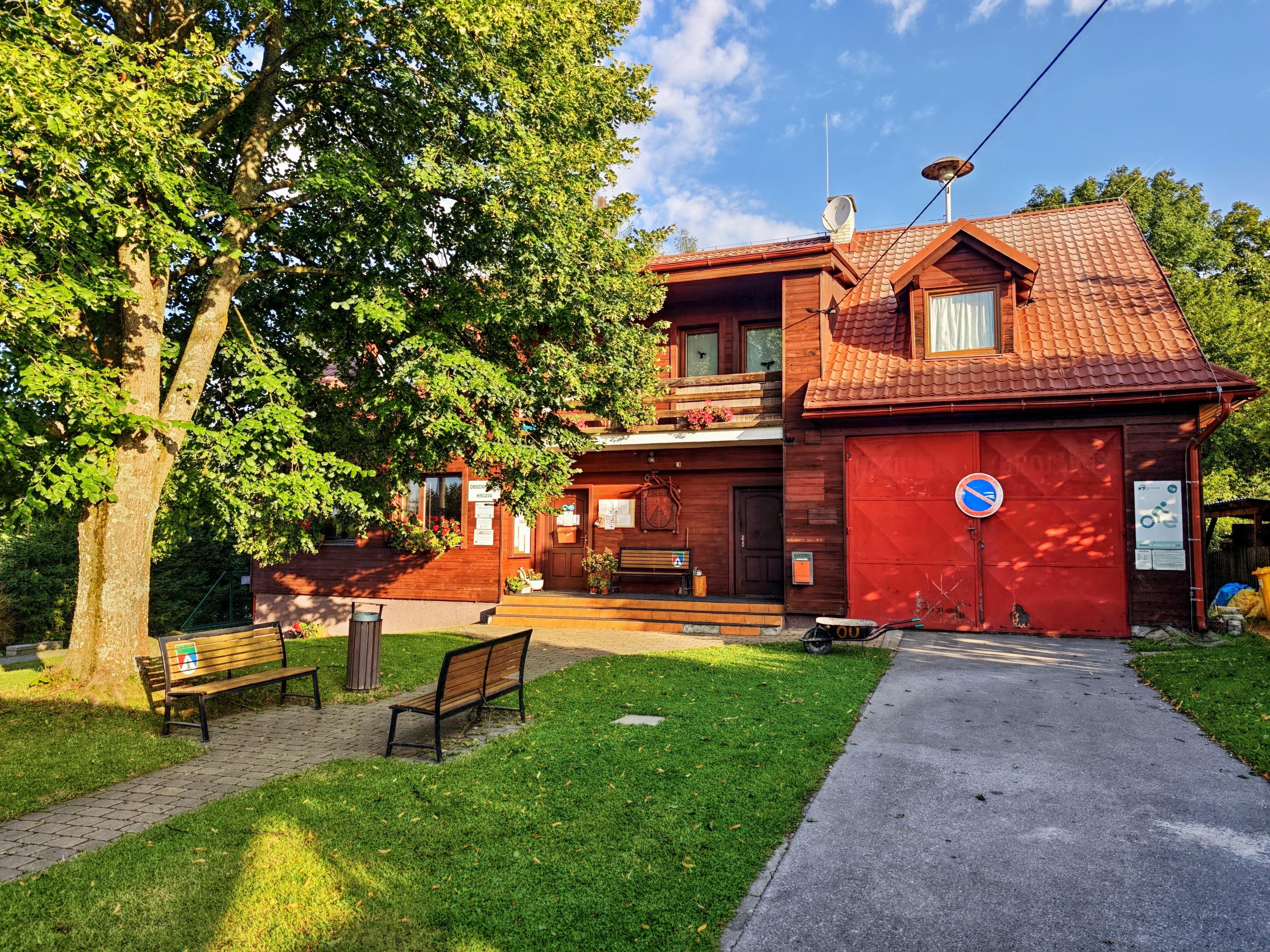 Hrčava - obecní úřad foto 2