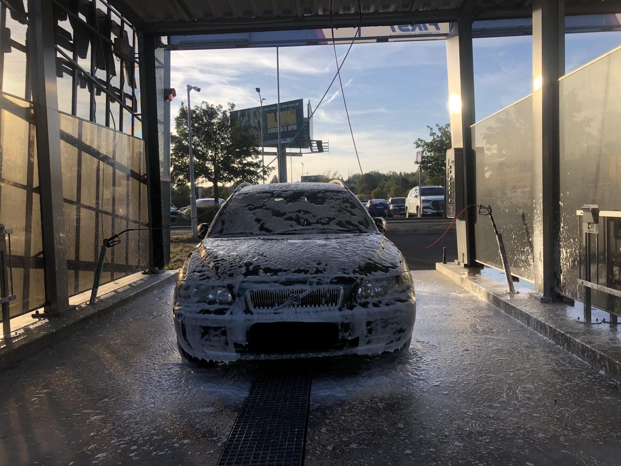 FIRST CARWASH foto 2