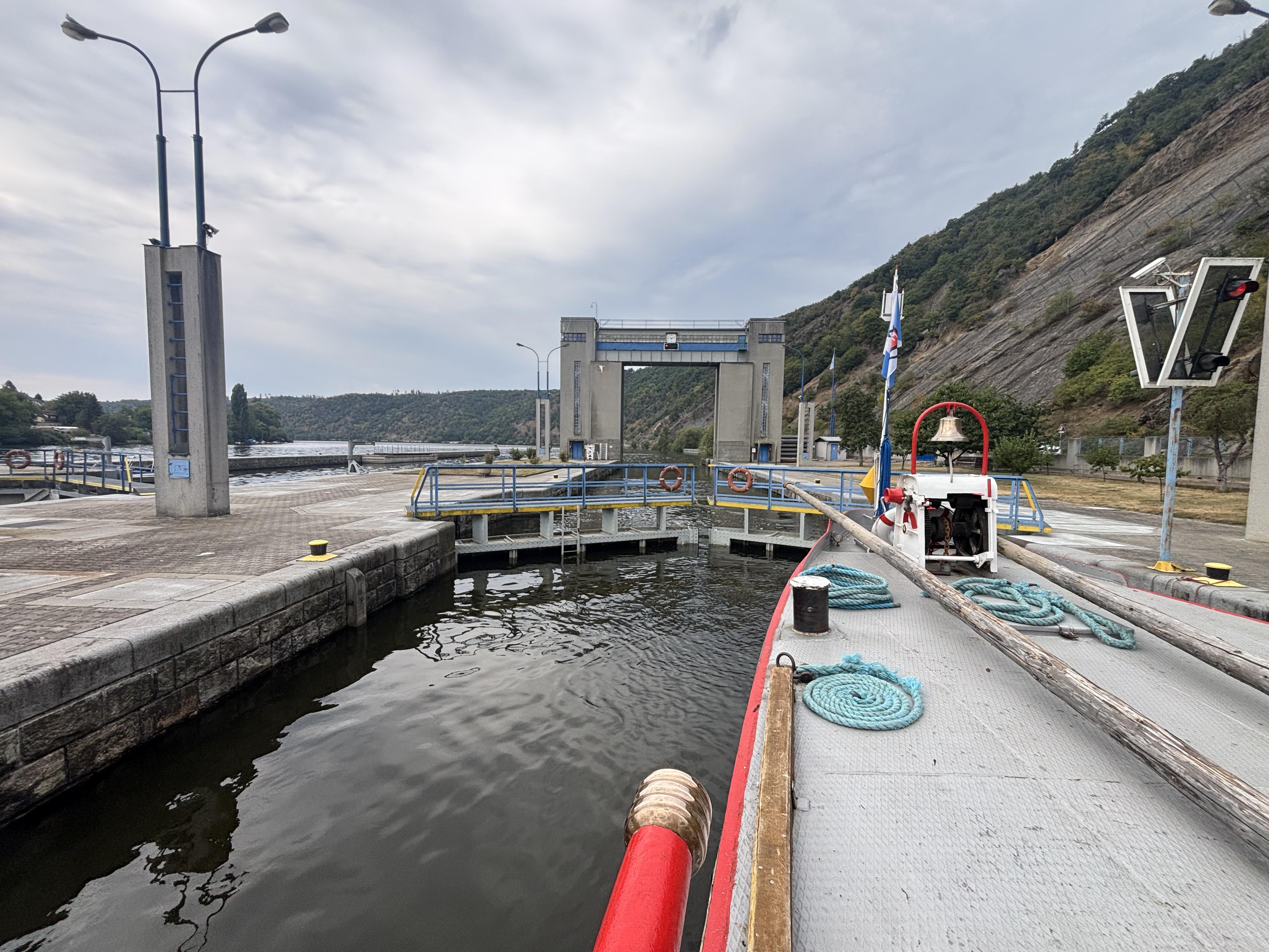 Plavební komora Vrané nad Vltavou foto 2
