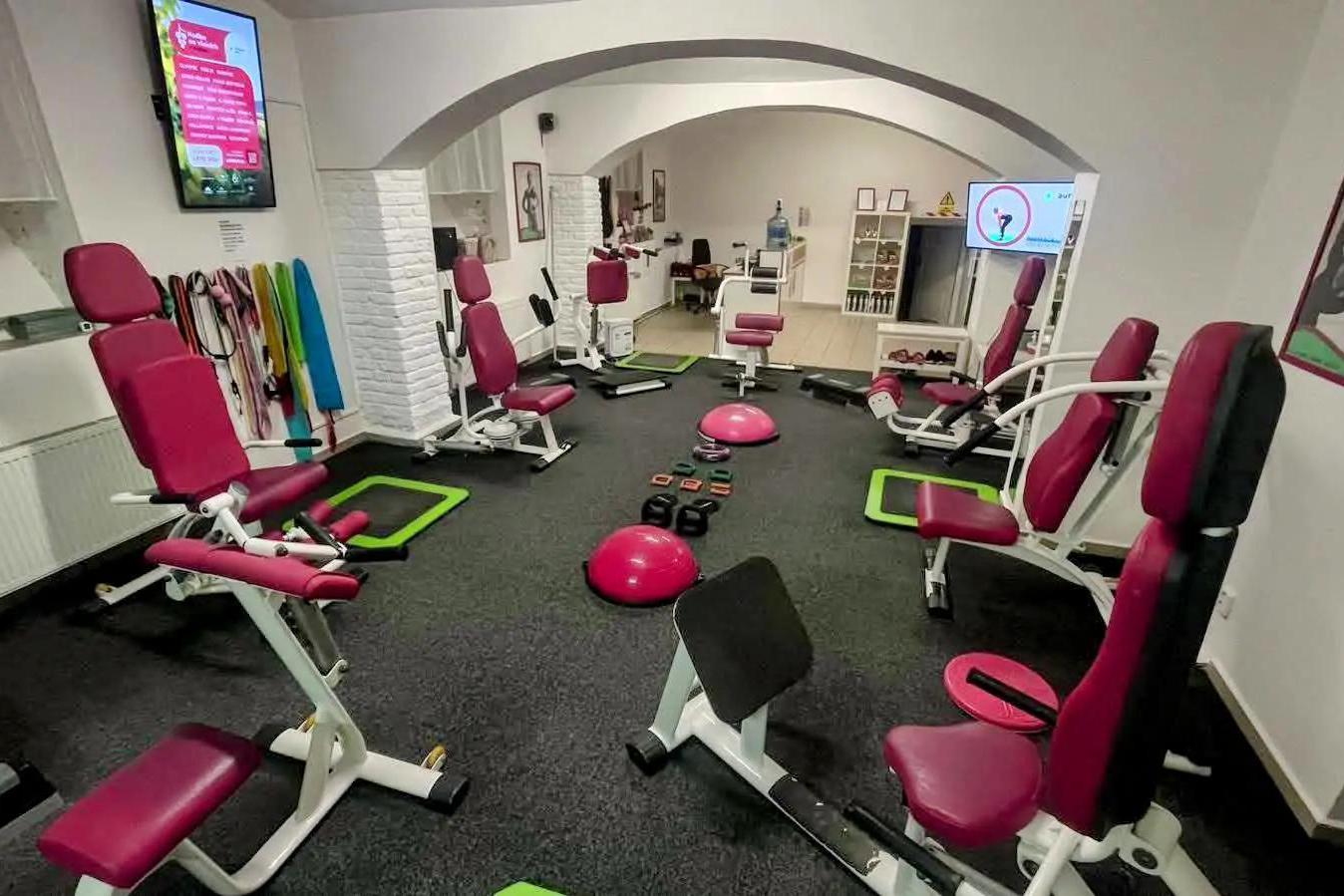AURA Fit Lady Club
