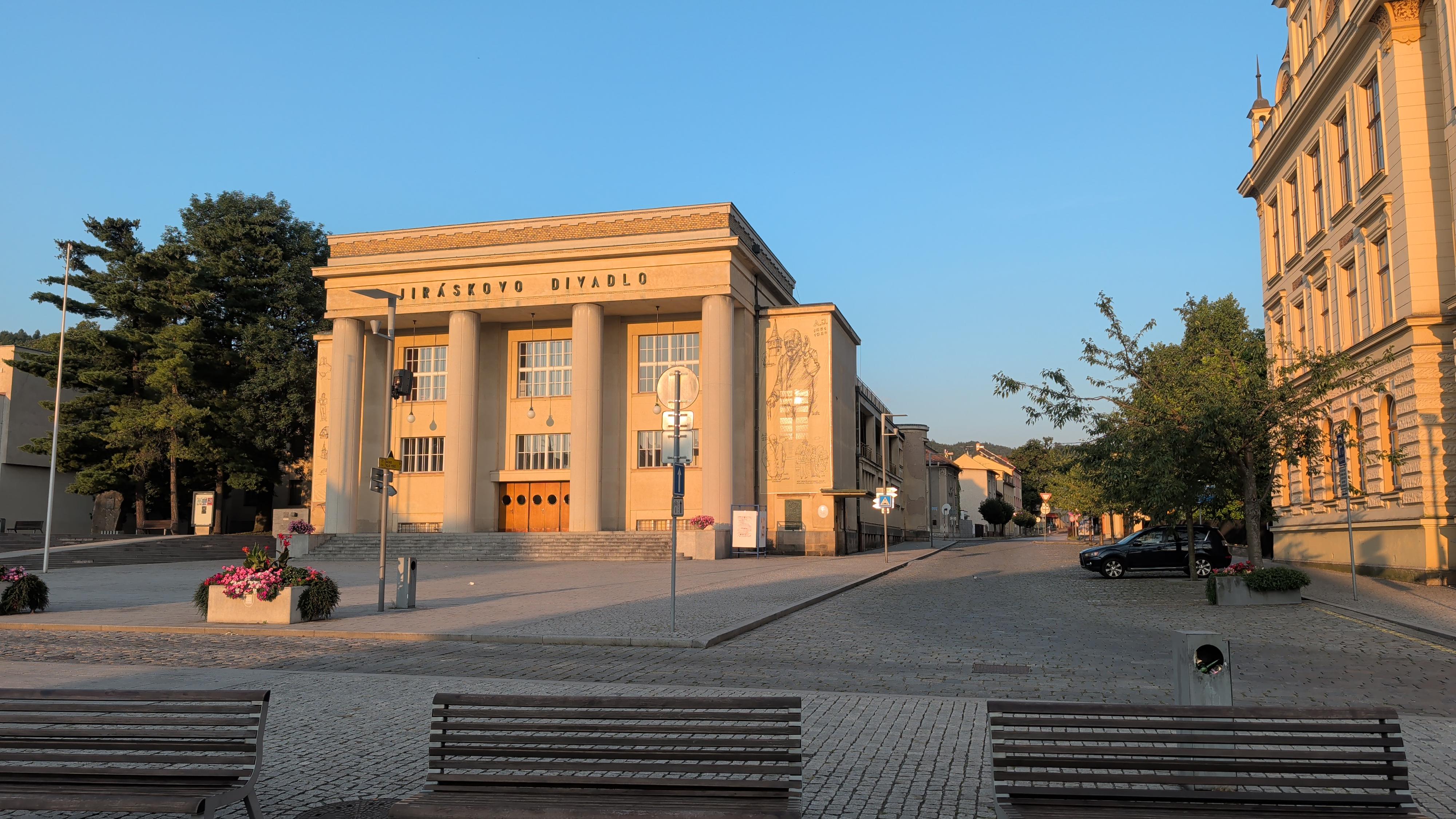 Jiráskovo divadlo foto 5