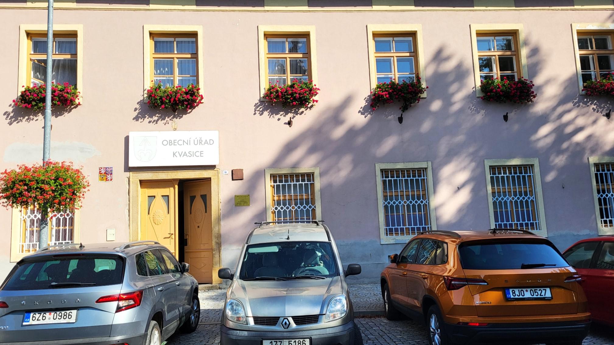 Kvasice - obecní úřad foto 3